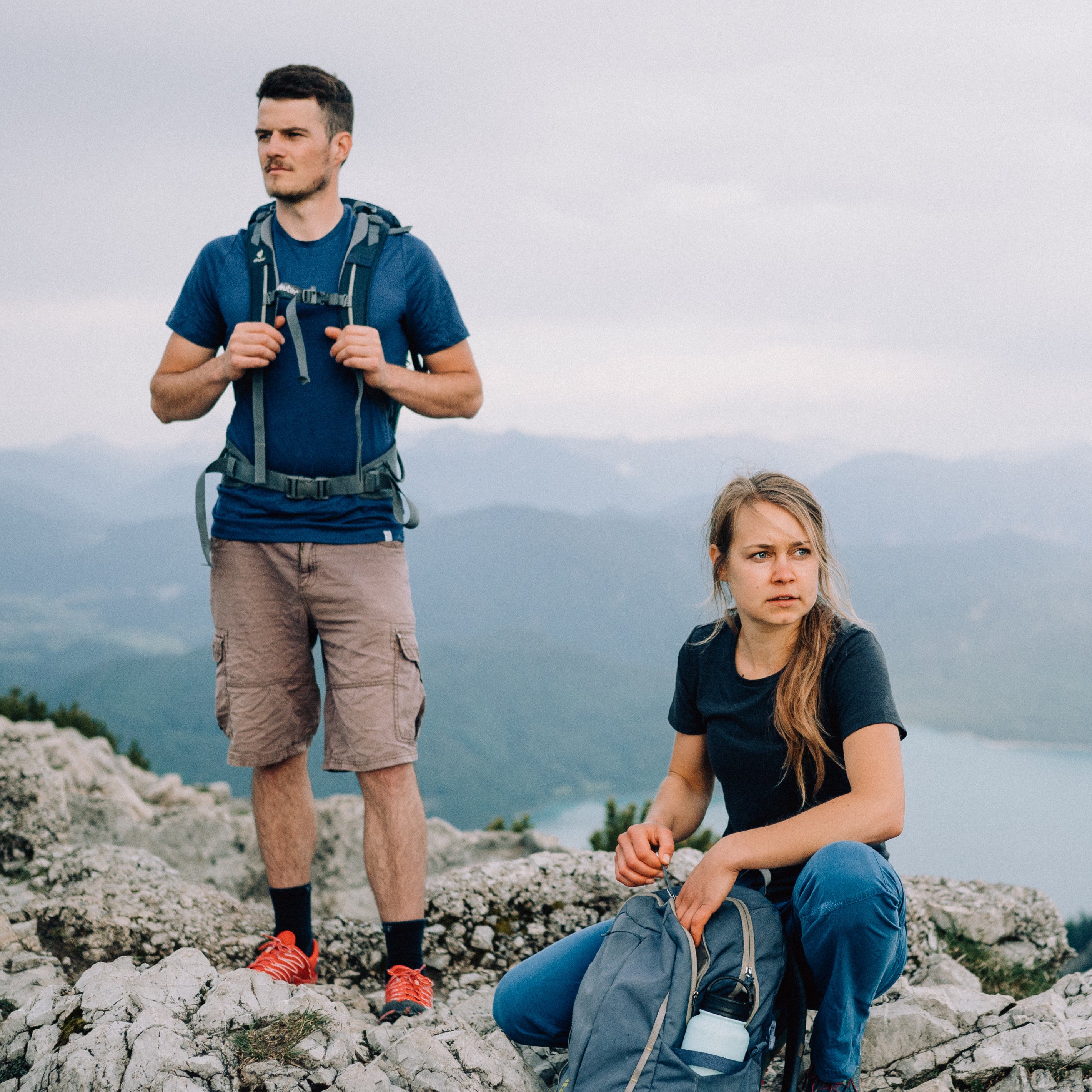 Wanderer mit Merino T-Shirts von Tom Fyfe im Gerbirge