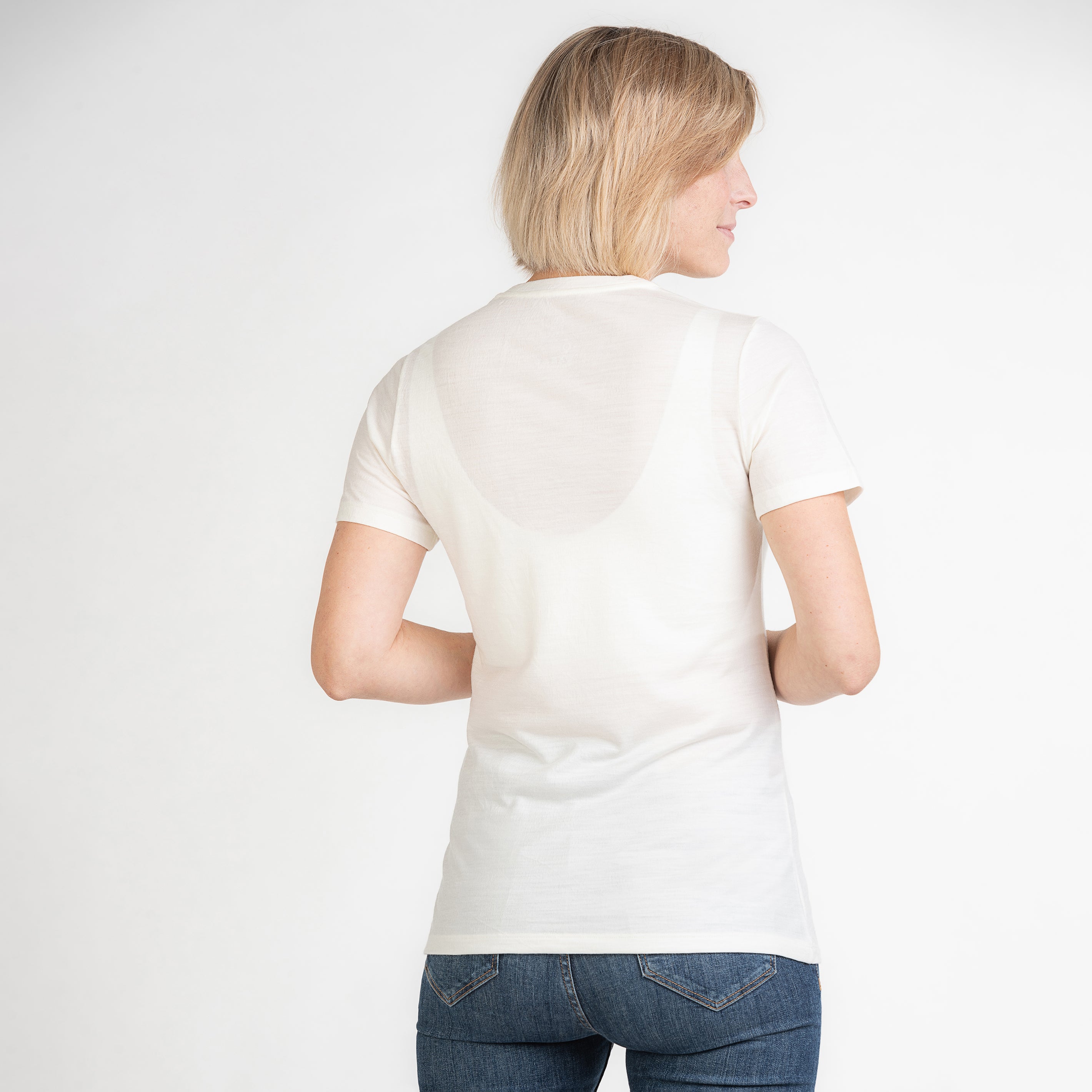 Merino Damen Shirt Hinteransicht von Tom Fyfe in Wollweiss 200