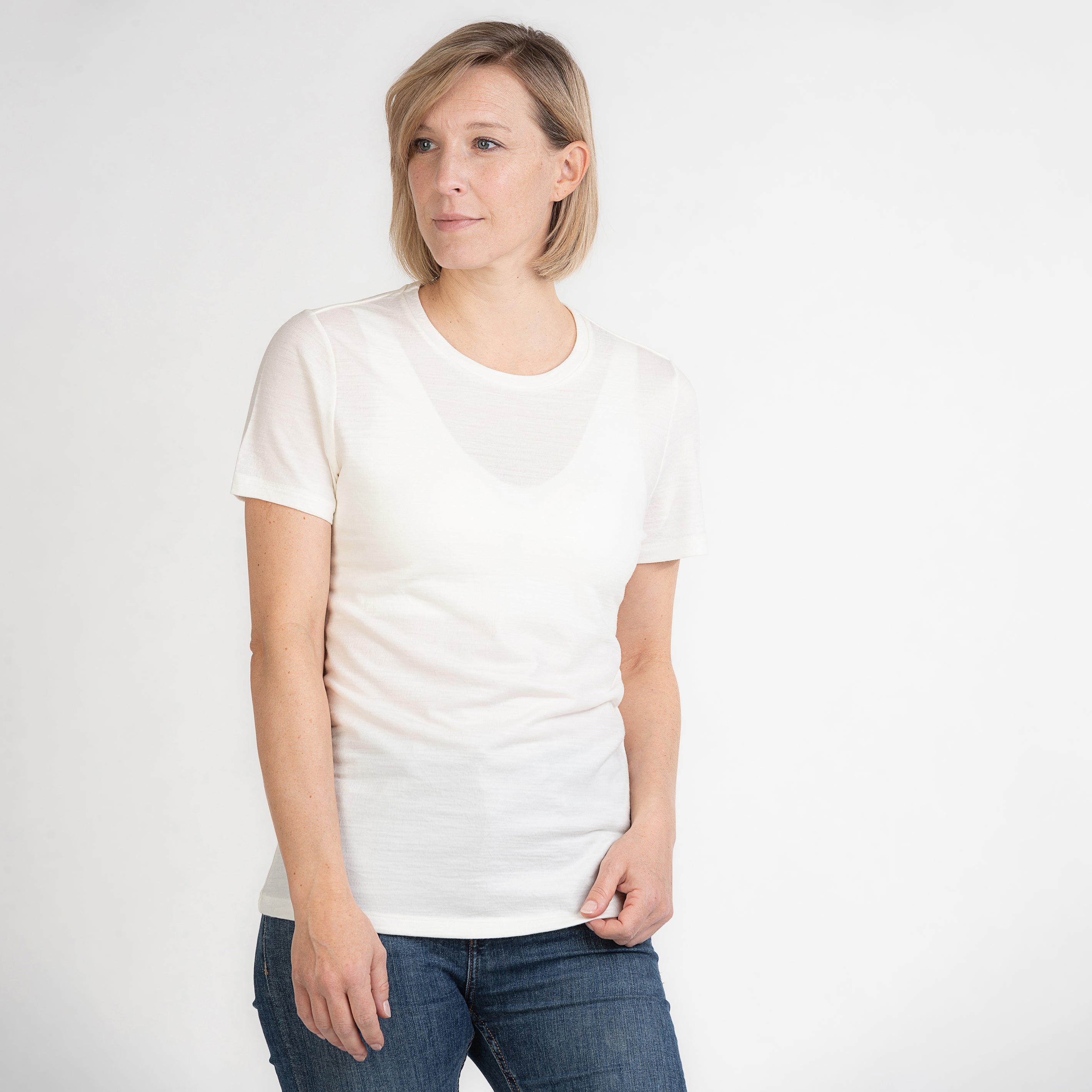 Merino Damen Shirt Frontansicht von Tom Fyfe in Wollweiss 200