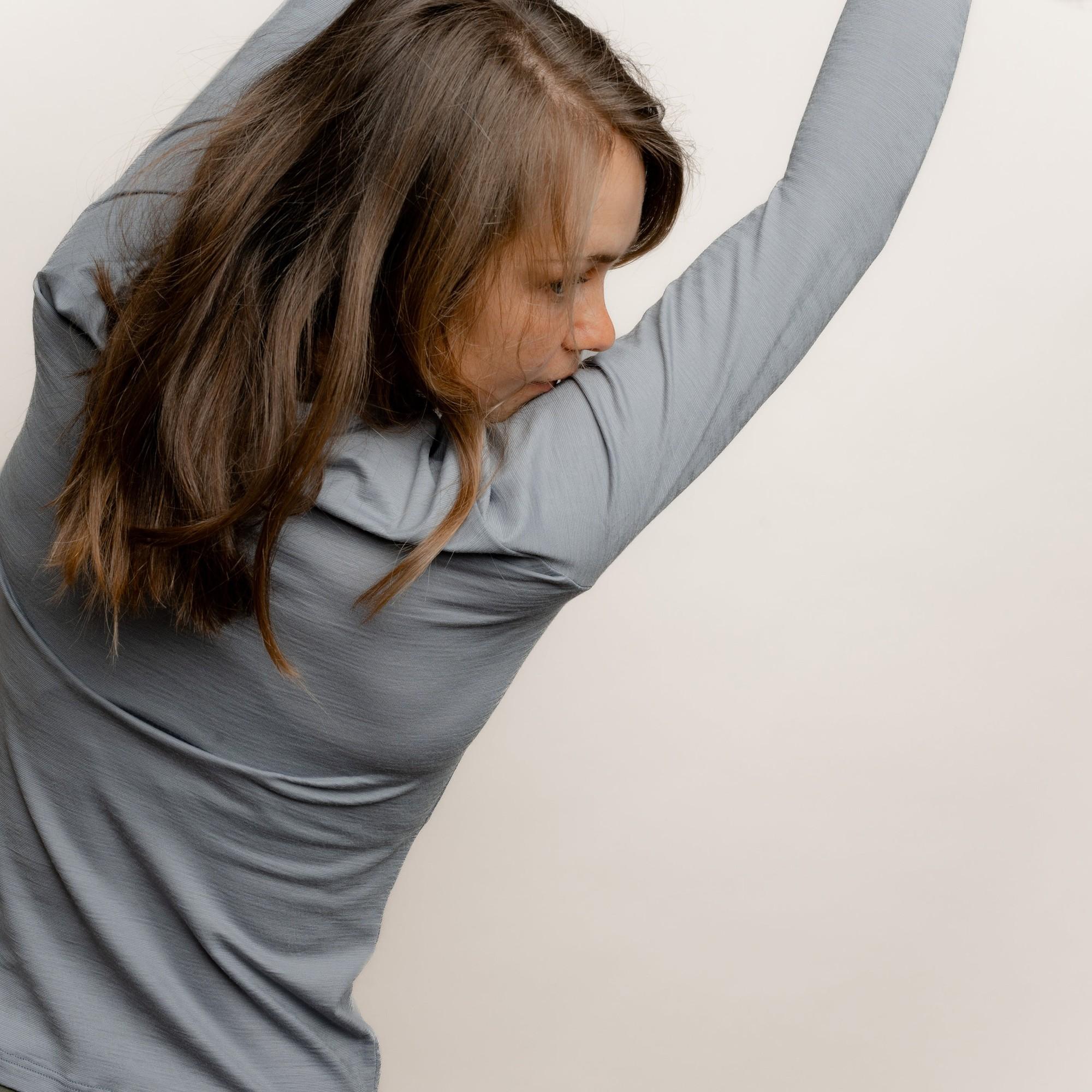 Merino Damen Longsleeve Rückansicht von TOM FYFE in Hellgrau