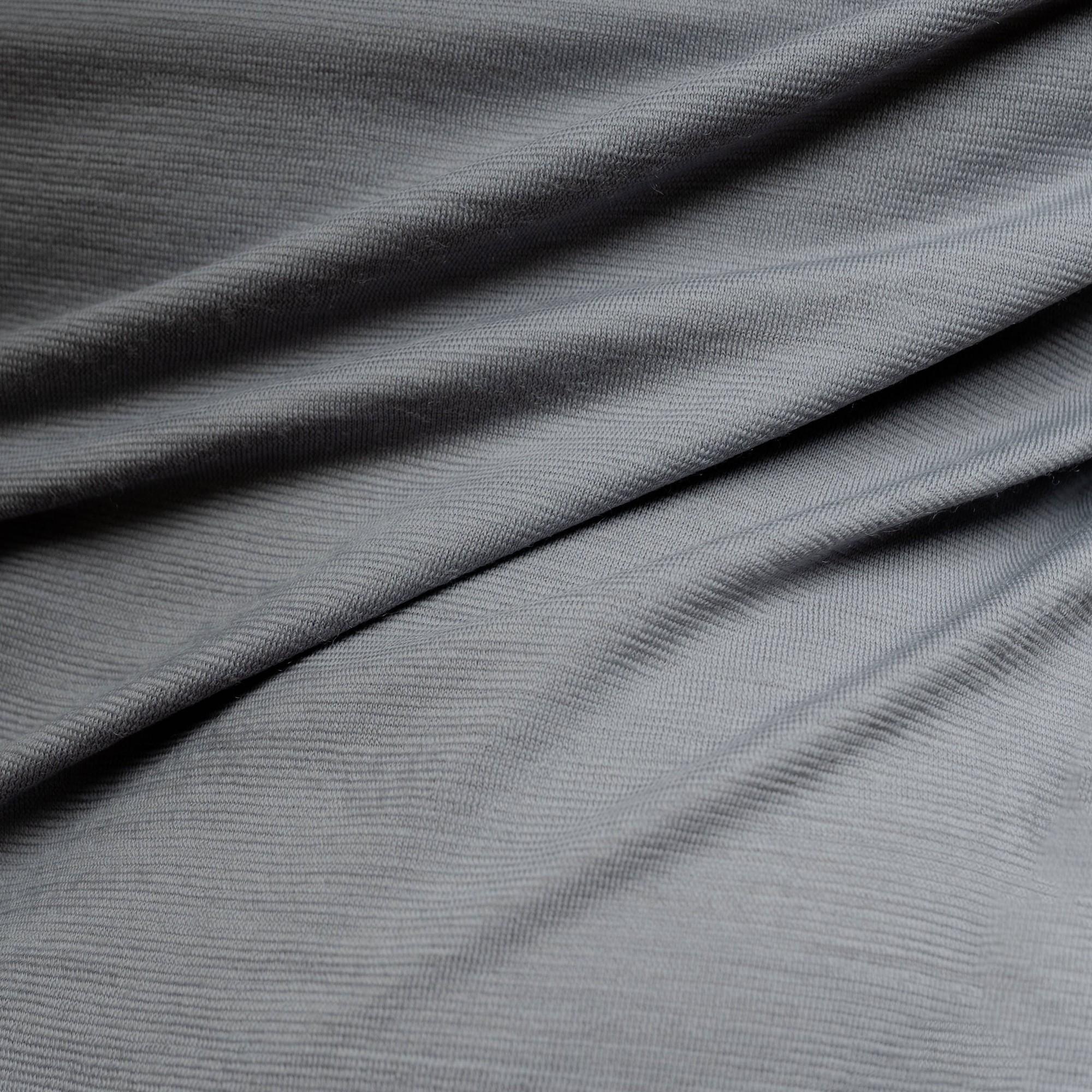 Nahaufnahme vom Stoff von TOM FYFE Shirt Damen in Hellgrau