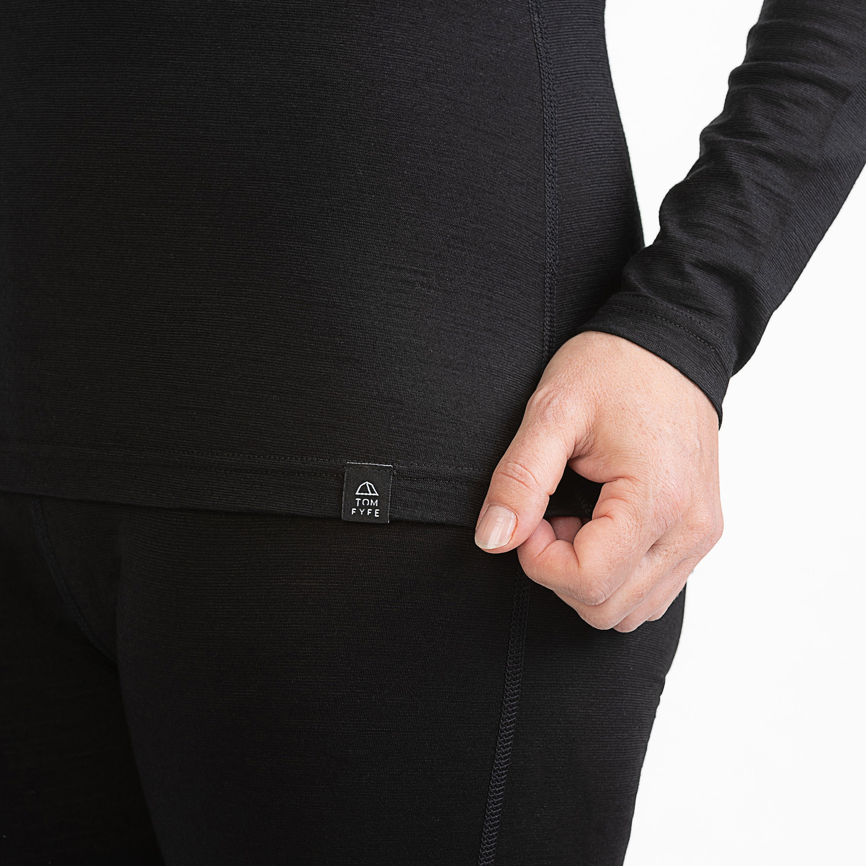 Merino Damen Unterhemd Langarmshirt Label von TOM FYFE in Schwarz