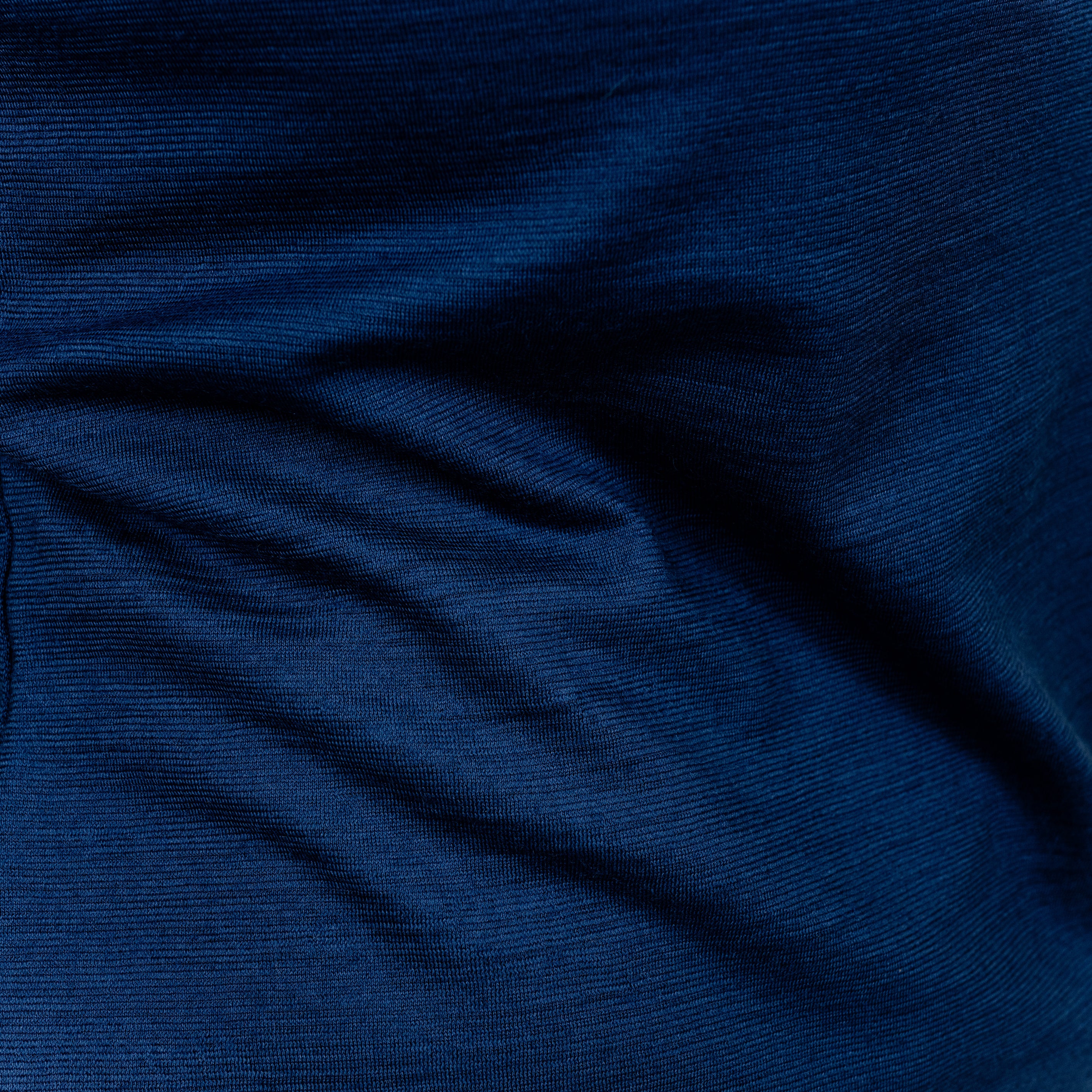Merino Damen Poloshirt Stoffaufnahme von Tom Fyfe in Marine