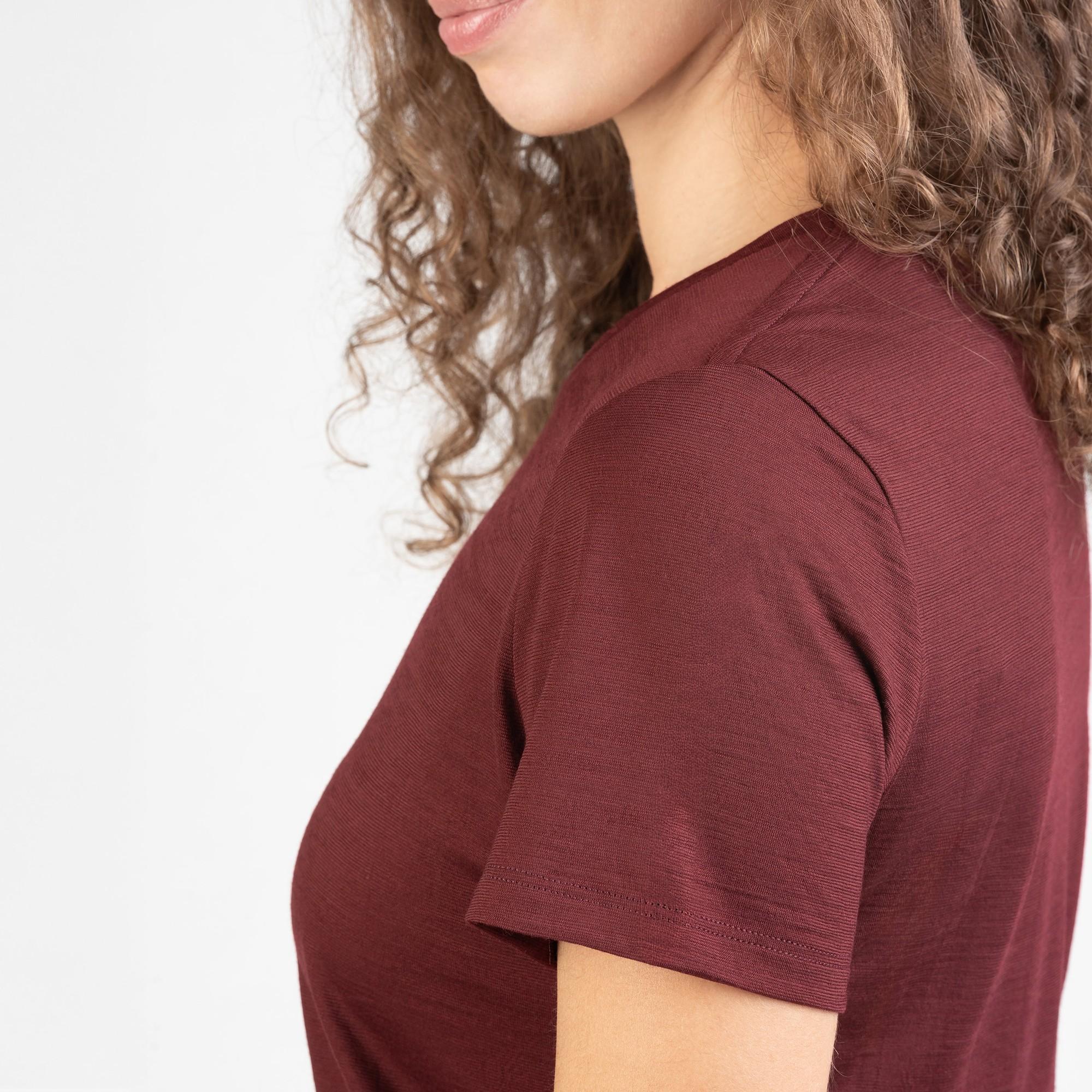 TOM FYFE Merino Damen Slim Fit T-Shirt in Burgundy, Seitenansicht