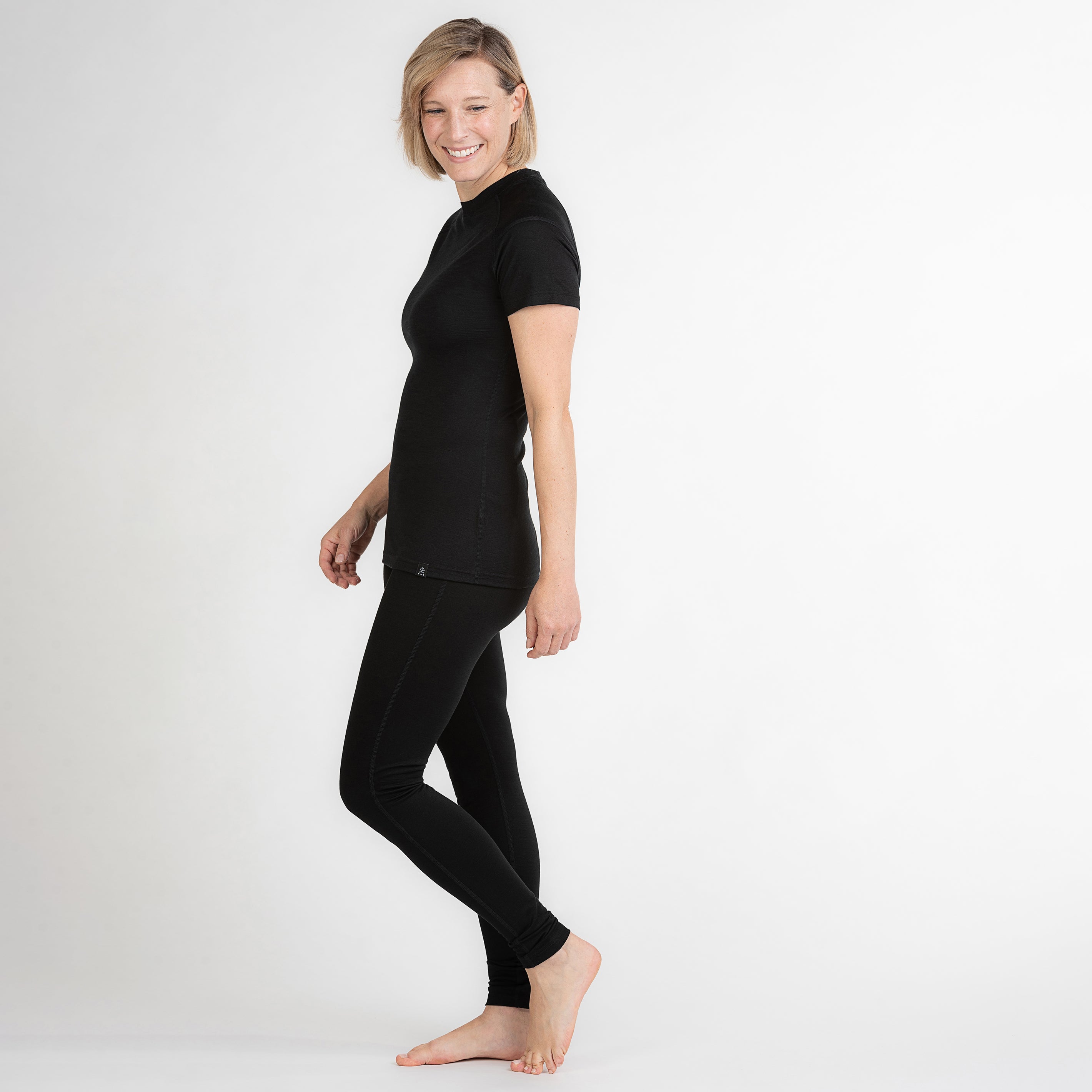 Merino Damen Unterhemd T-Shirt Seitenansicht von TOM FYFE in Schwarz