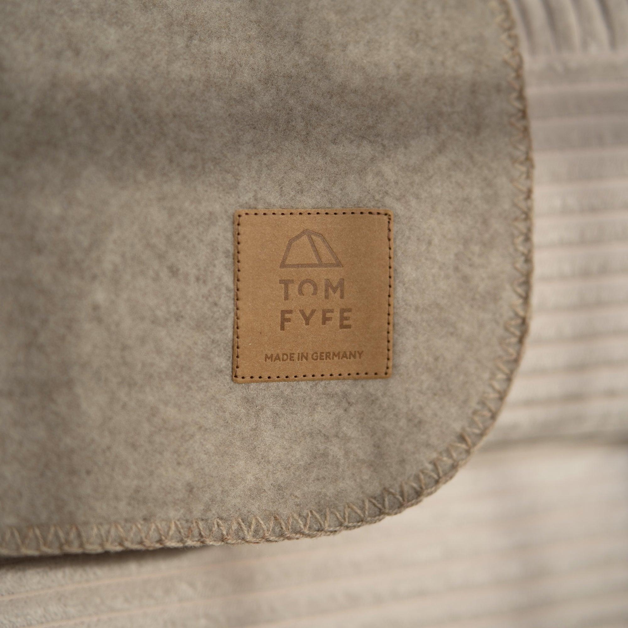 TOM FYFE Merino Decke in Moonstone, zweite Produktansicht