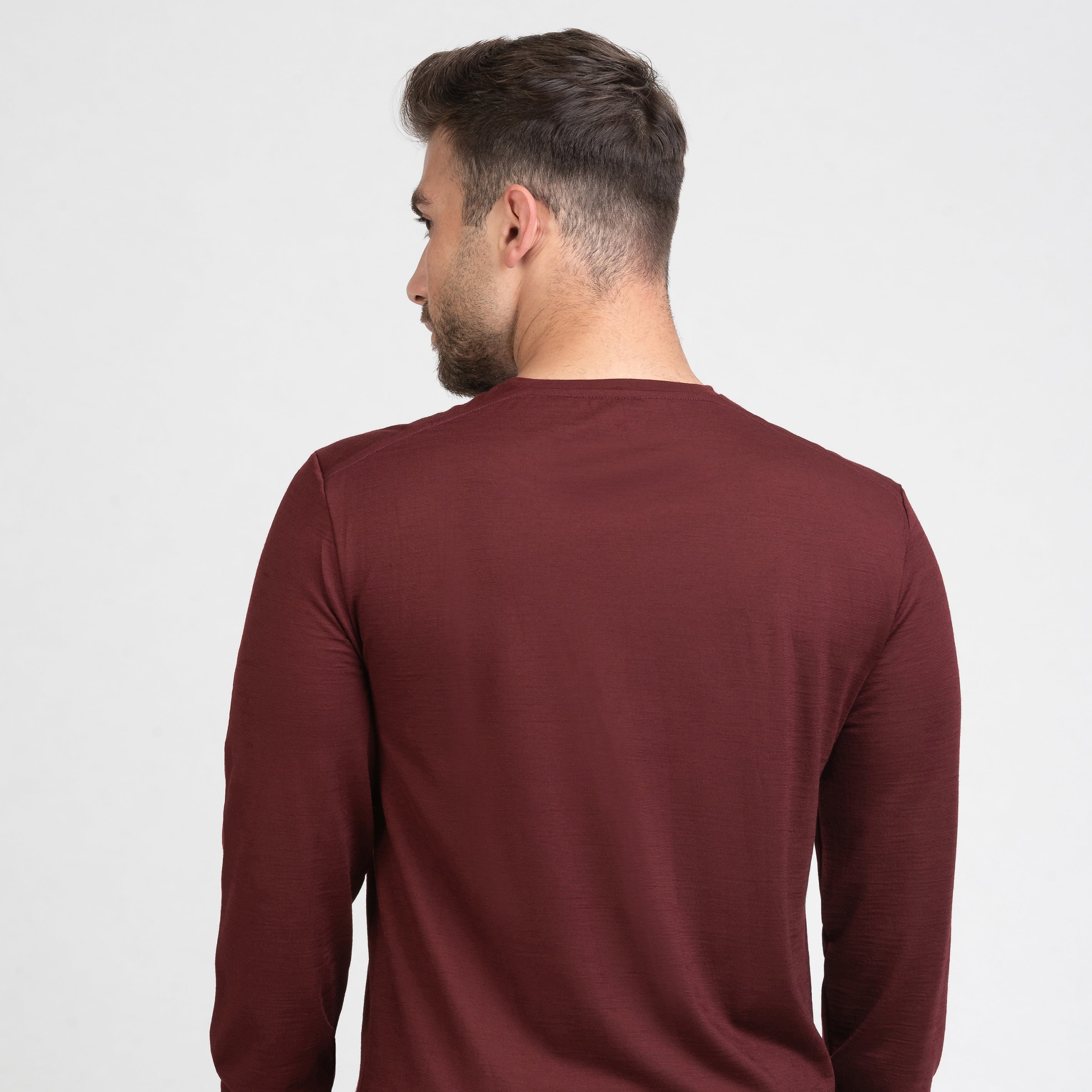 TOM FYFE Merino Herren Langarmshirt in Burgundy, Rückansicht
