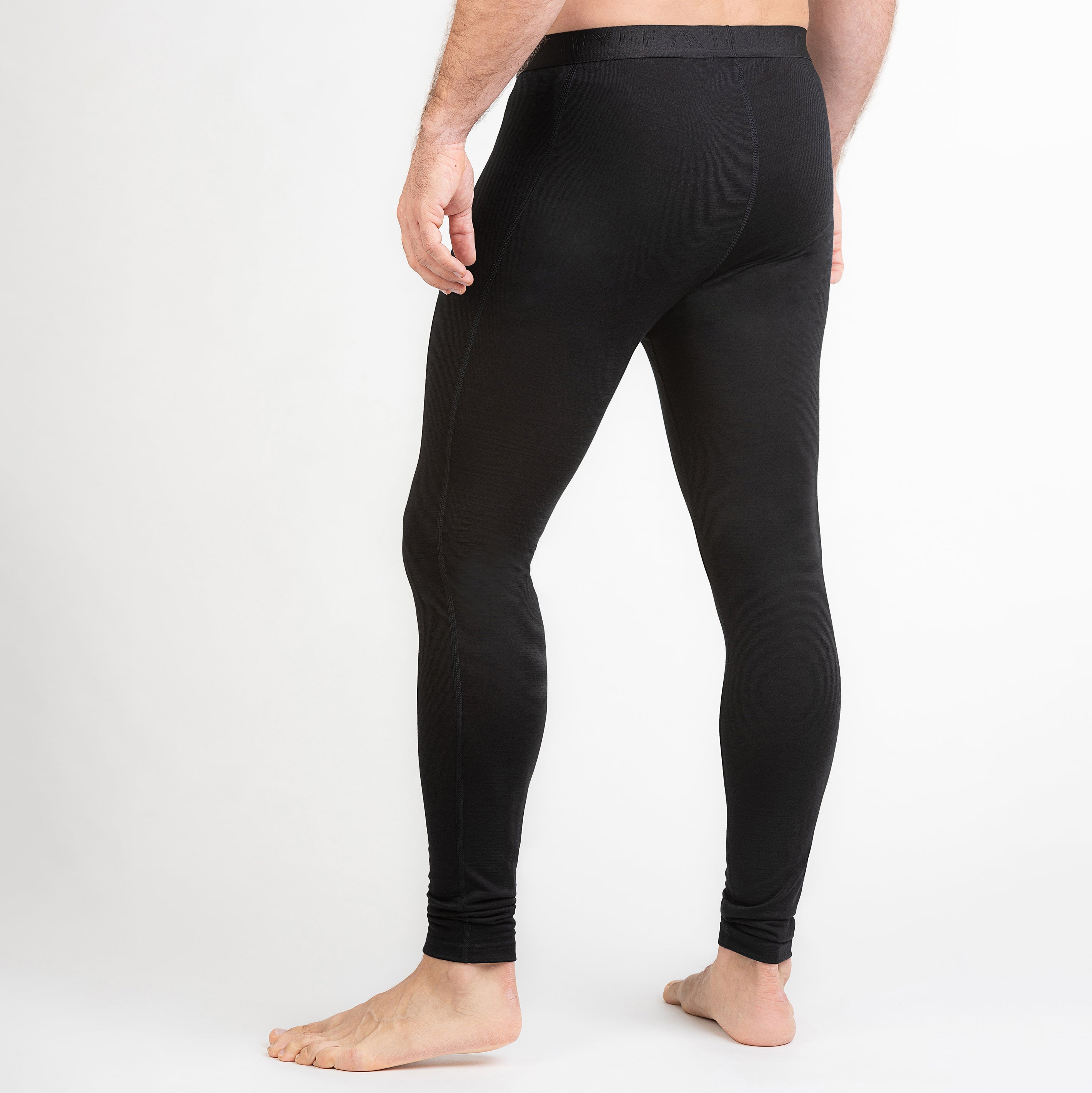 Merino Herren Leggings Hinteransicht von TOM FYFE in Schwarz