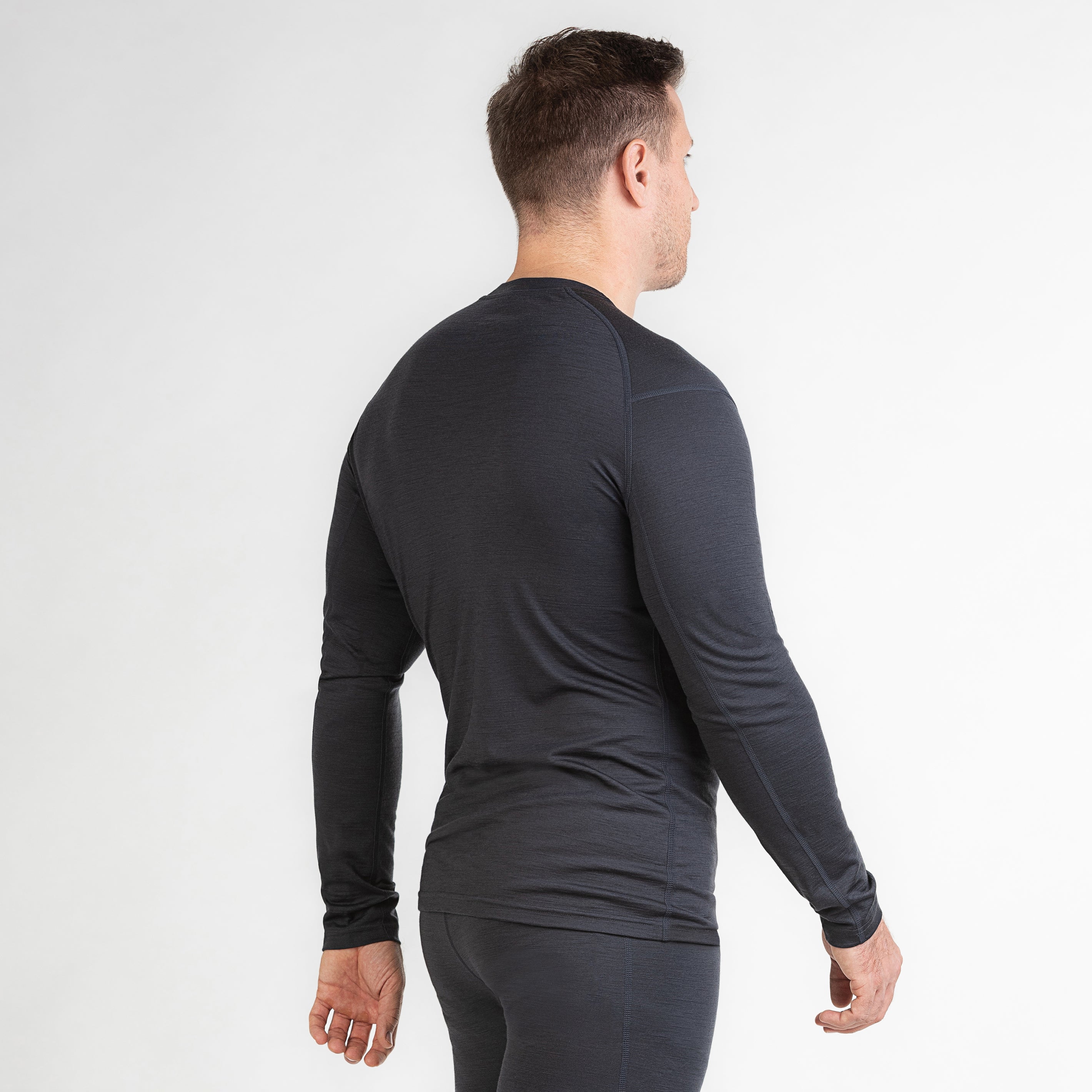 Merino Herren Unterhemd Langarmshirt Hinteransicht von TOM FYFE in Anthrazit