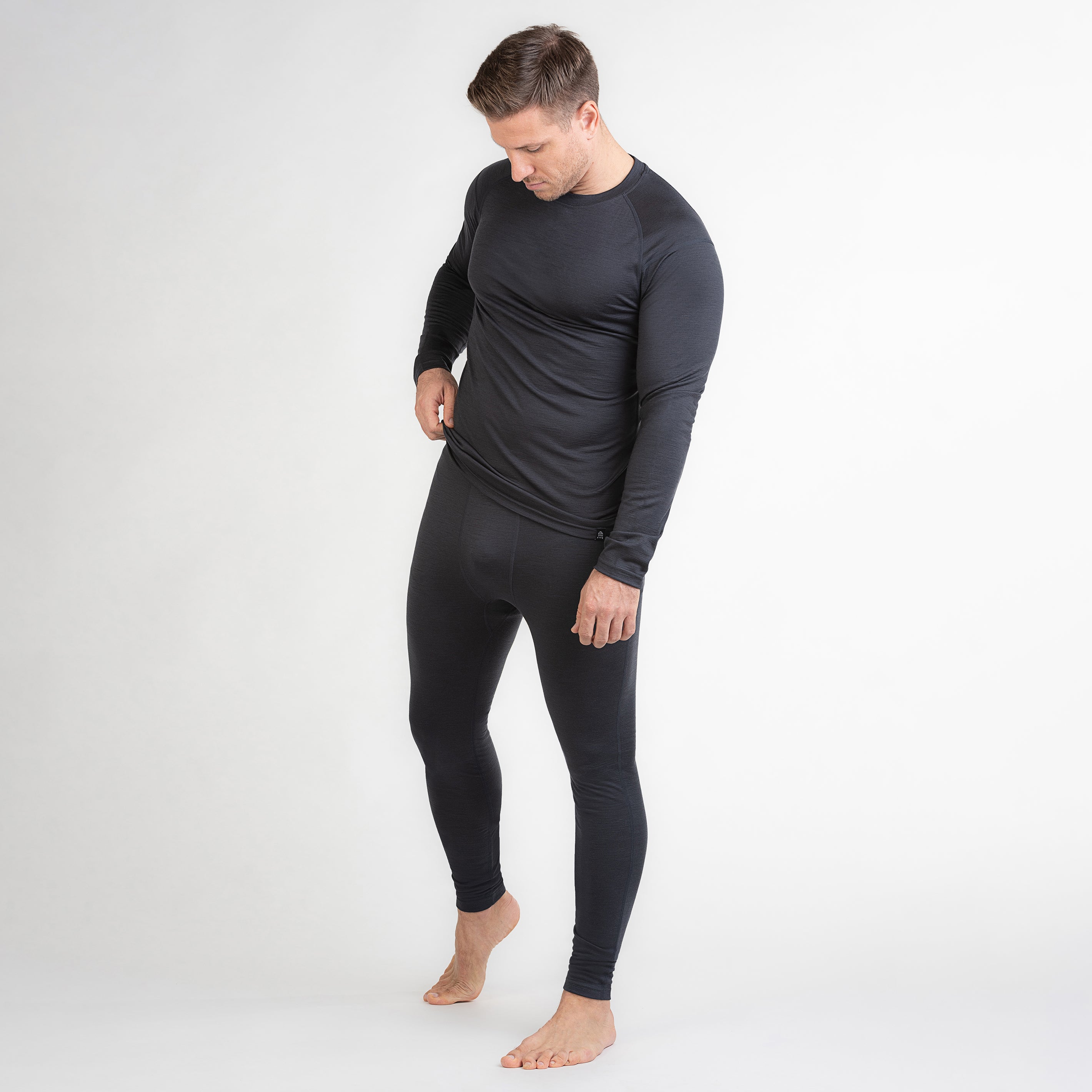Merino Herren Unterhemd Langarmshirt Frontansicht 2 von TOM FYFE in Anthrazit