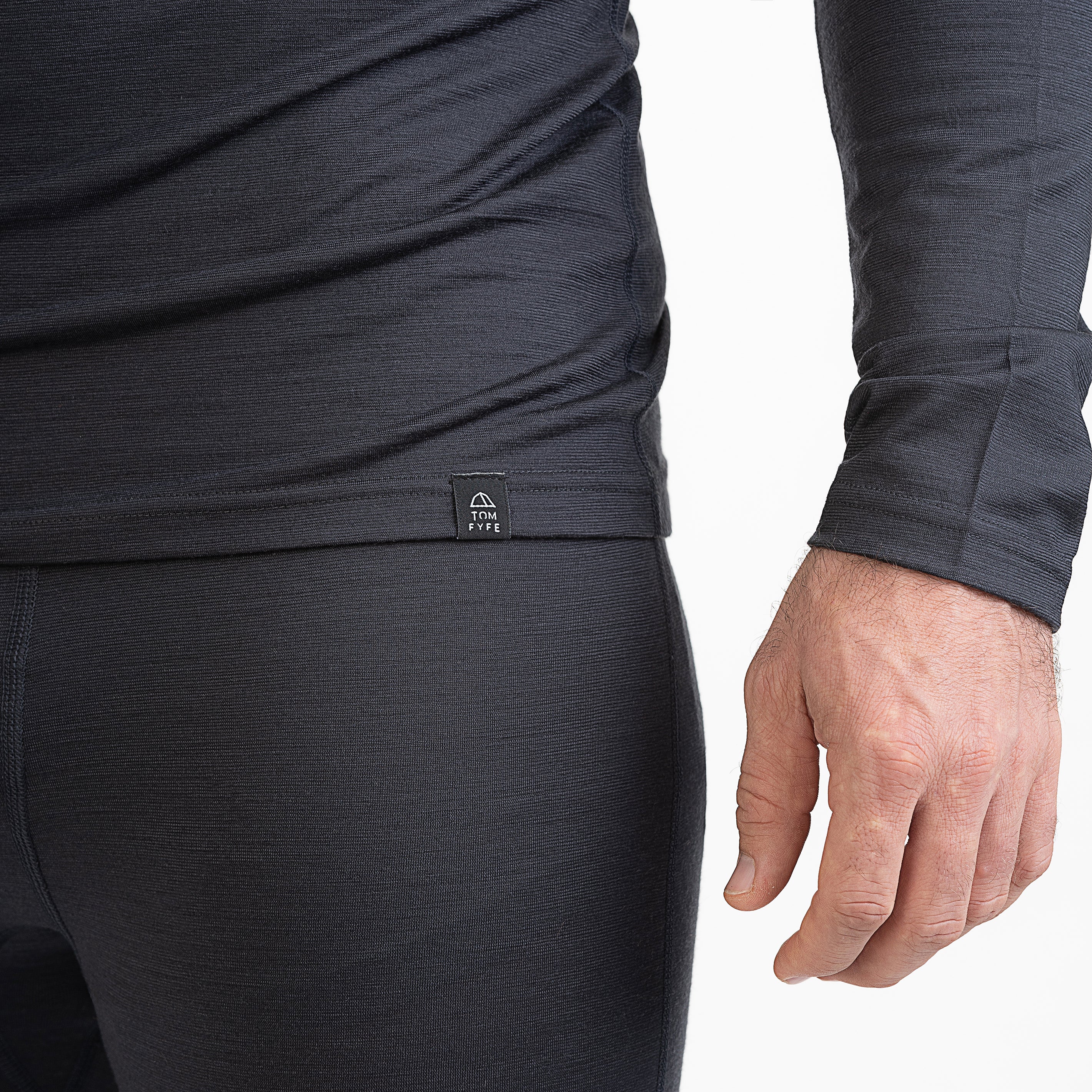 Merino Herren Unterhemd Langarmshirt Label von TOM FYFE in Anthrazit