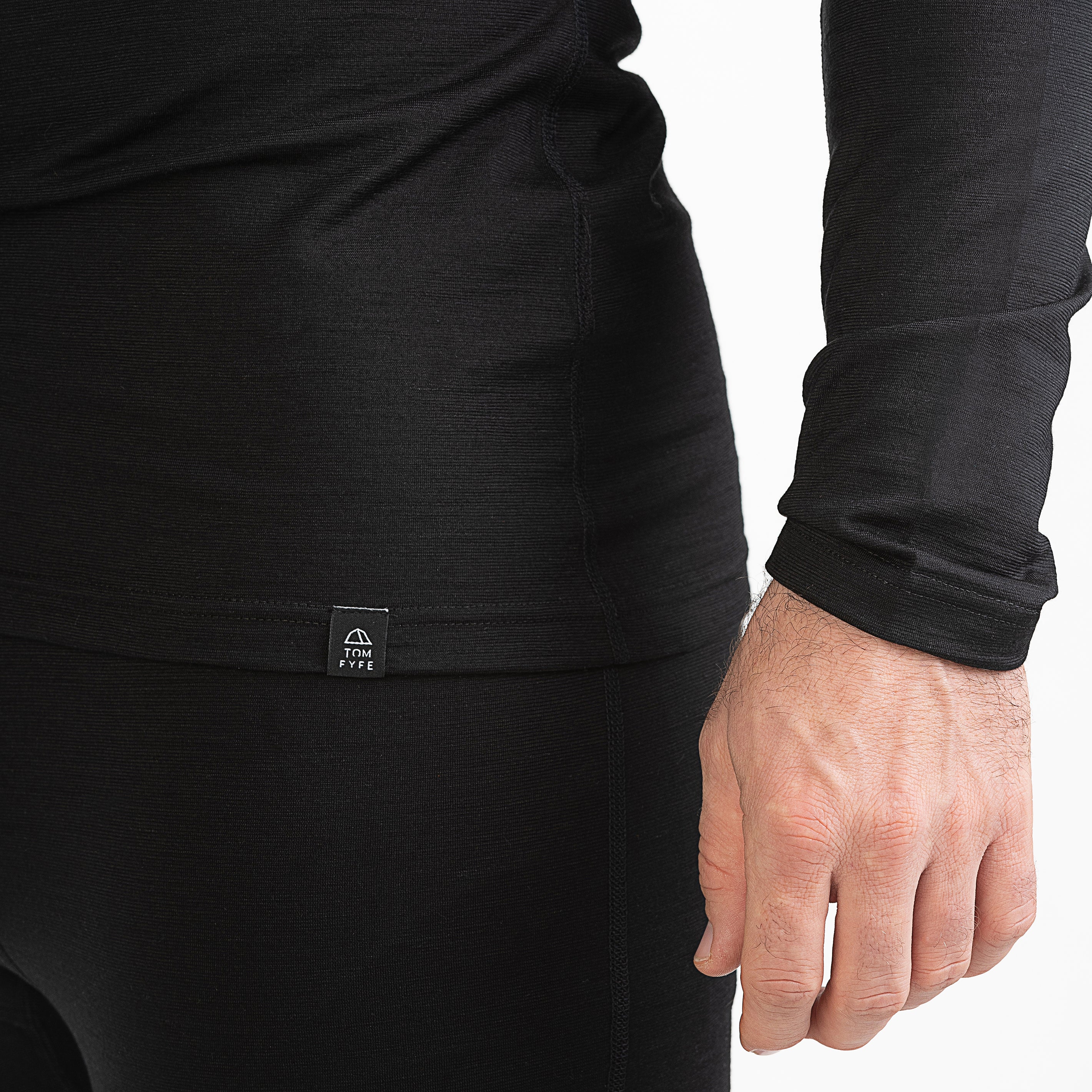 Merino Herren Unterhemd Langarmshirt Label von TOM FYFE in Schwarz