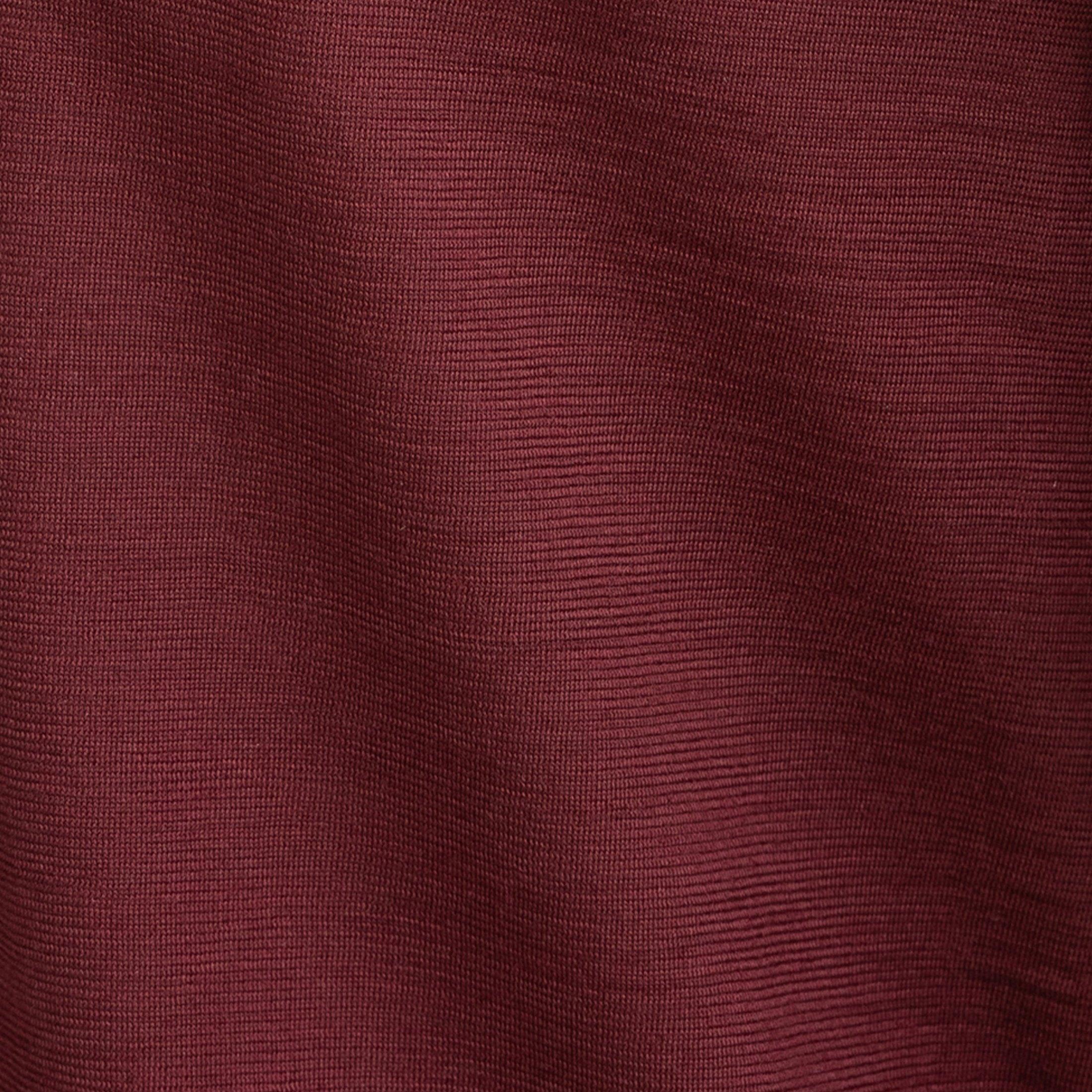 Nahaufnahme vom Stoff von TOM FYFE Shirt Unisex in Burgundy