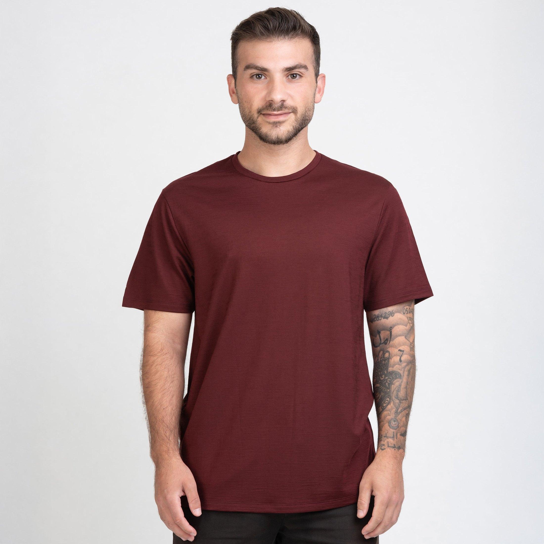 Tom Fyfe Merino Unisex Regular T-Shirt in Burgundy, Vorderansicht