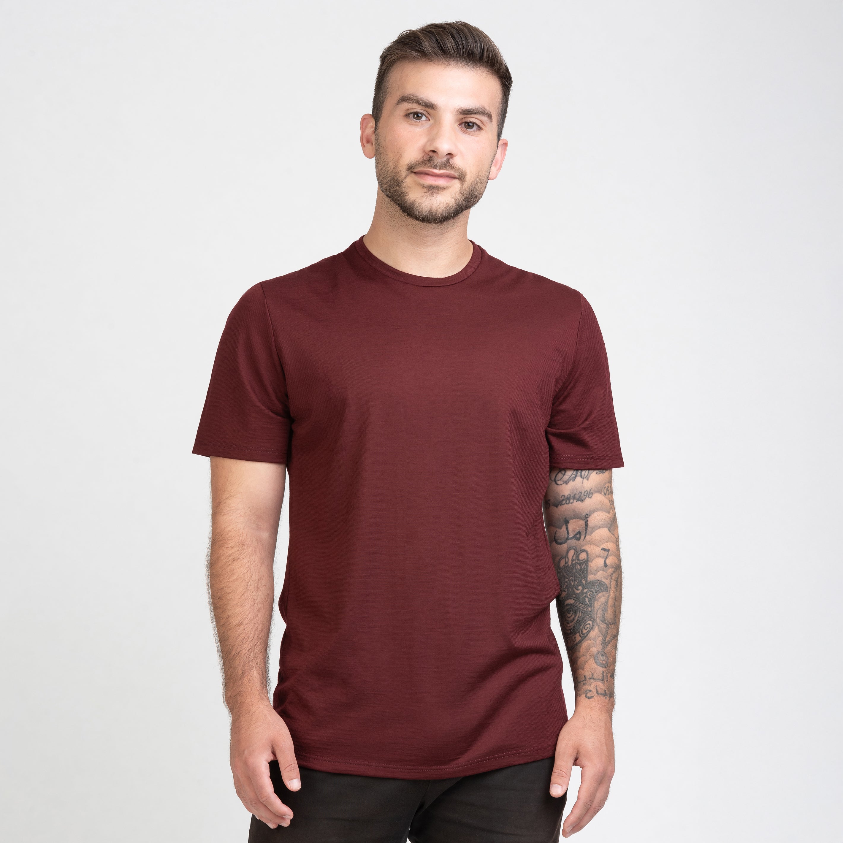 TOM FYFE Merino Herren Slimfit T-Shirt in Burgundy, Vorderansicht