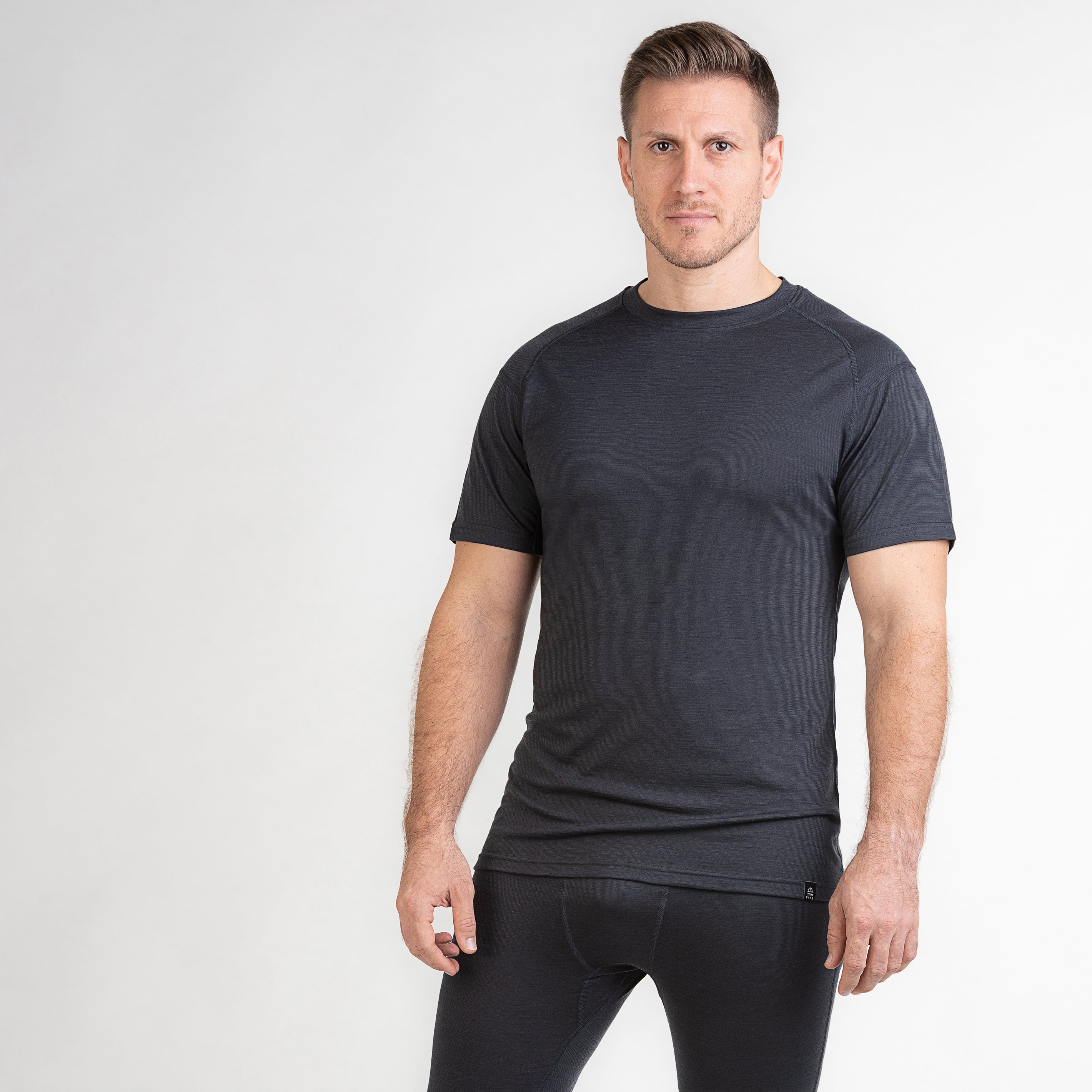 Merino Herren Unterhemd T-Shirt Frontansicht von TOM FYFE in Anthrazit