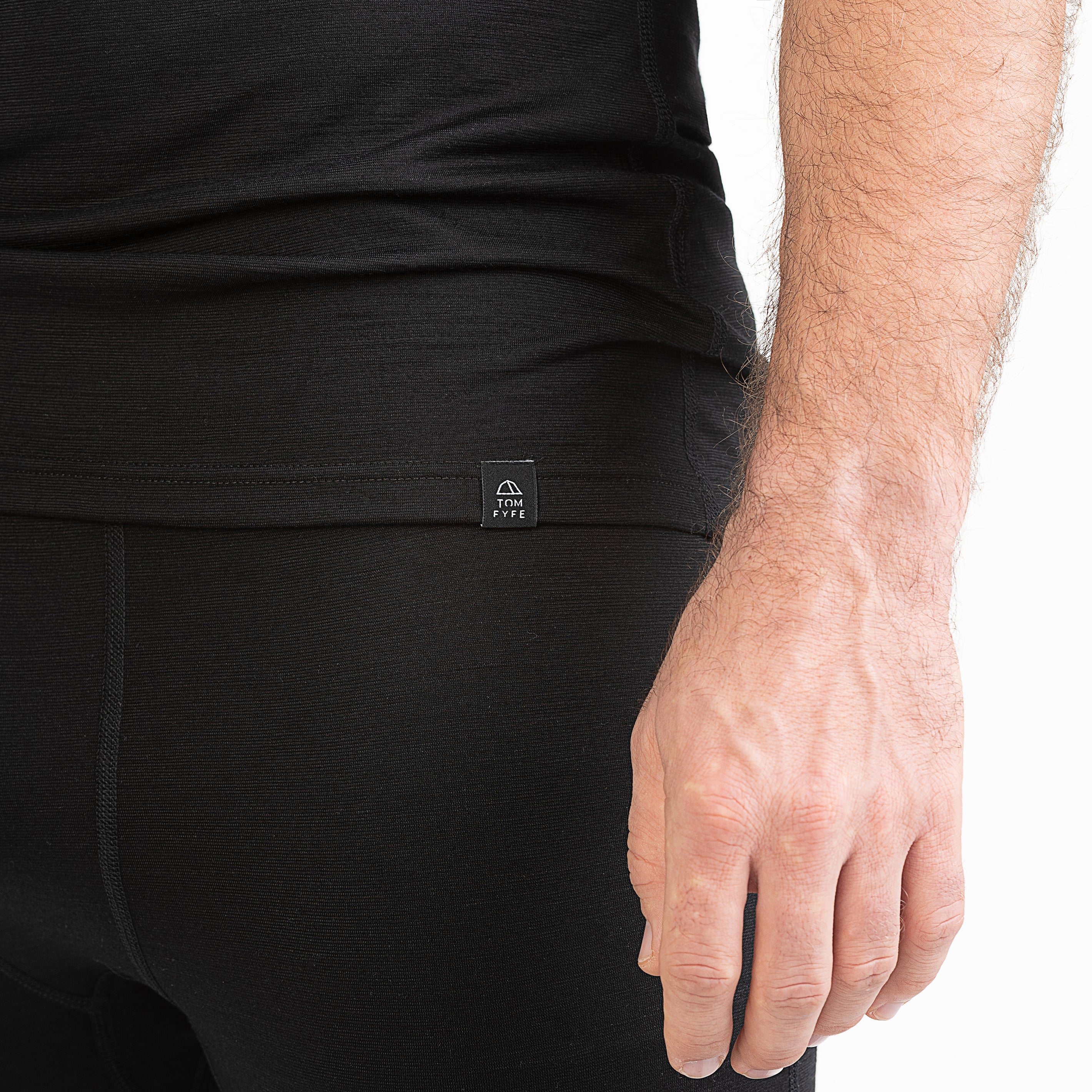 Merino Herren Unterhemd T-Shirt Label von TOM FYFE in Schwarz