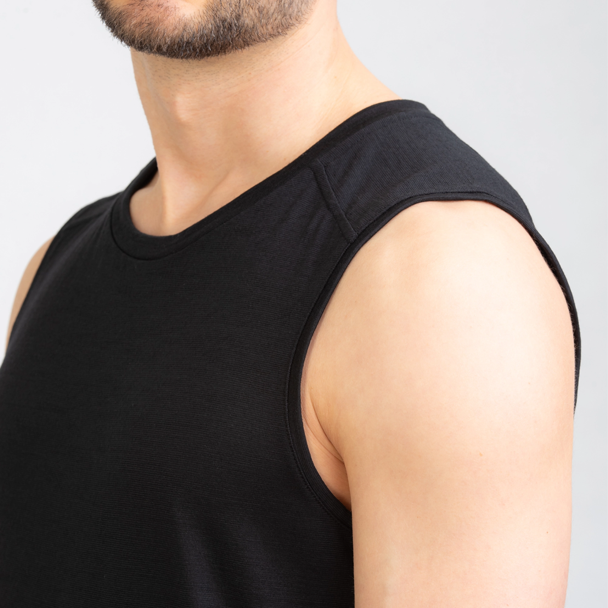 TOM FYFE Merino Herren Tank Top in Schwarz, Kragen TF101007