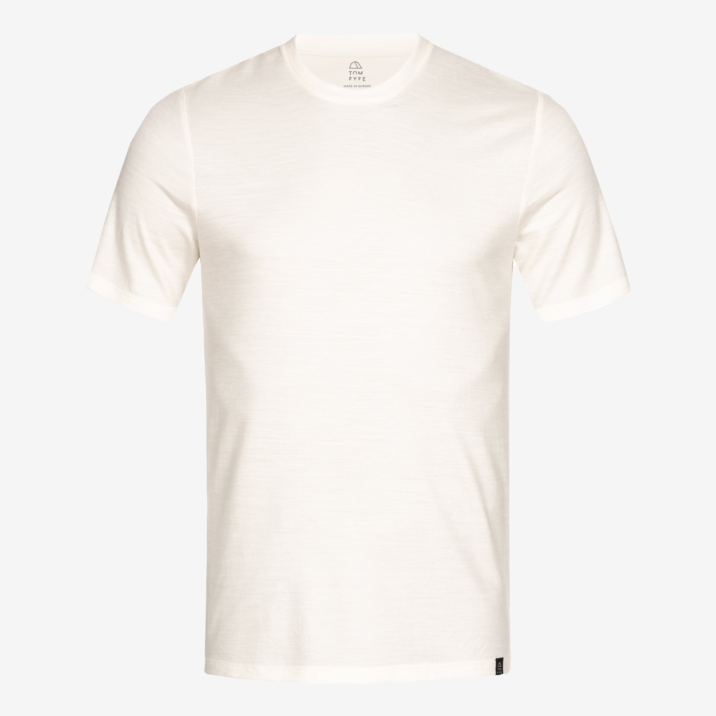Merino Herren Shirt Frontansicht von Tom Fyfe in Wollweiss