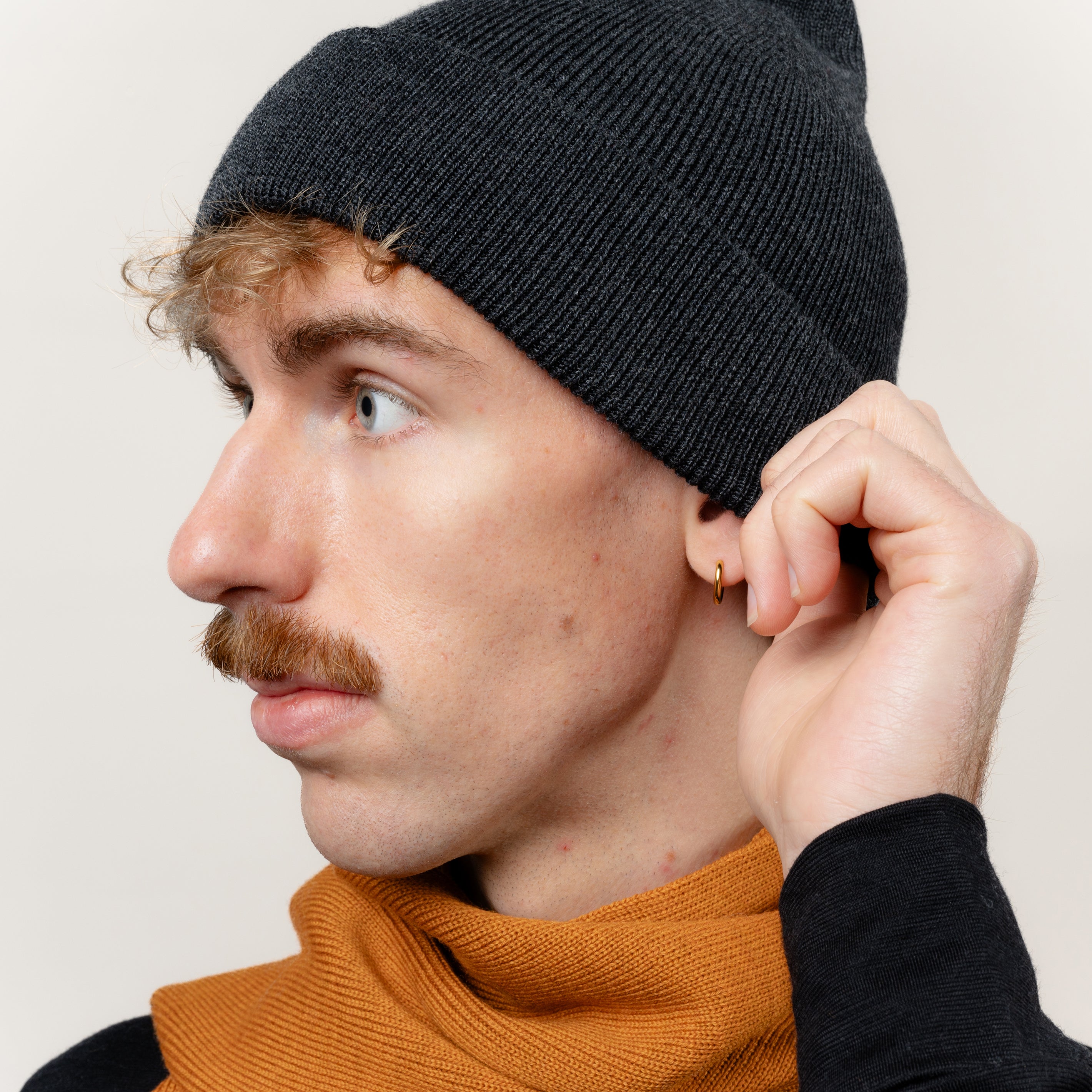 Merino Stickmuetze von Tom Fyfe in Anthrazit