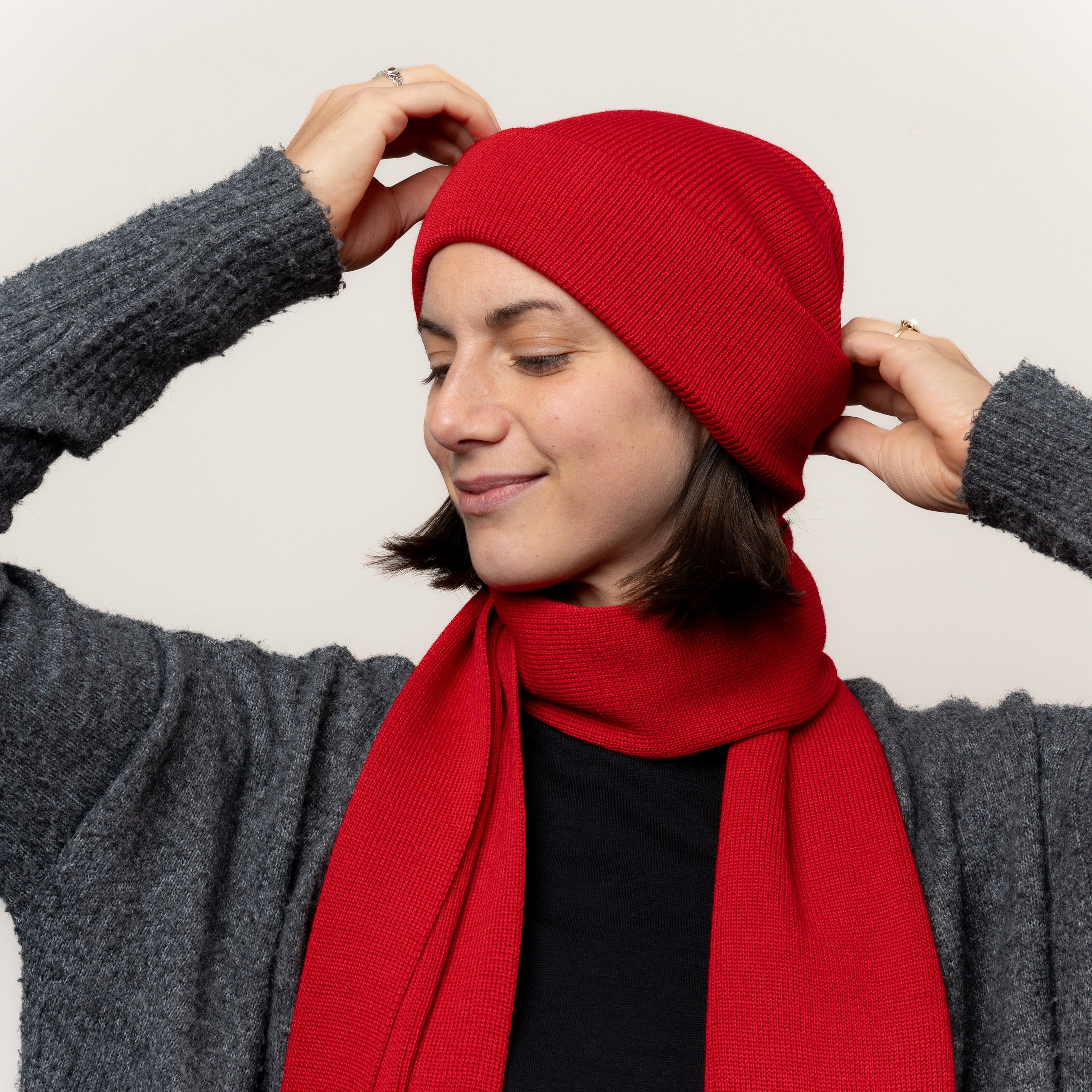 Merino Stickmuetze von Tom Fyfe in Rot
