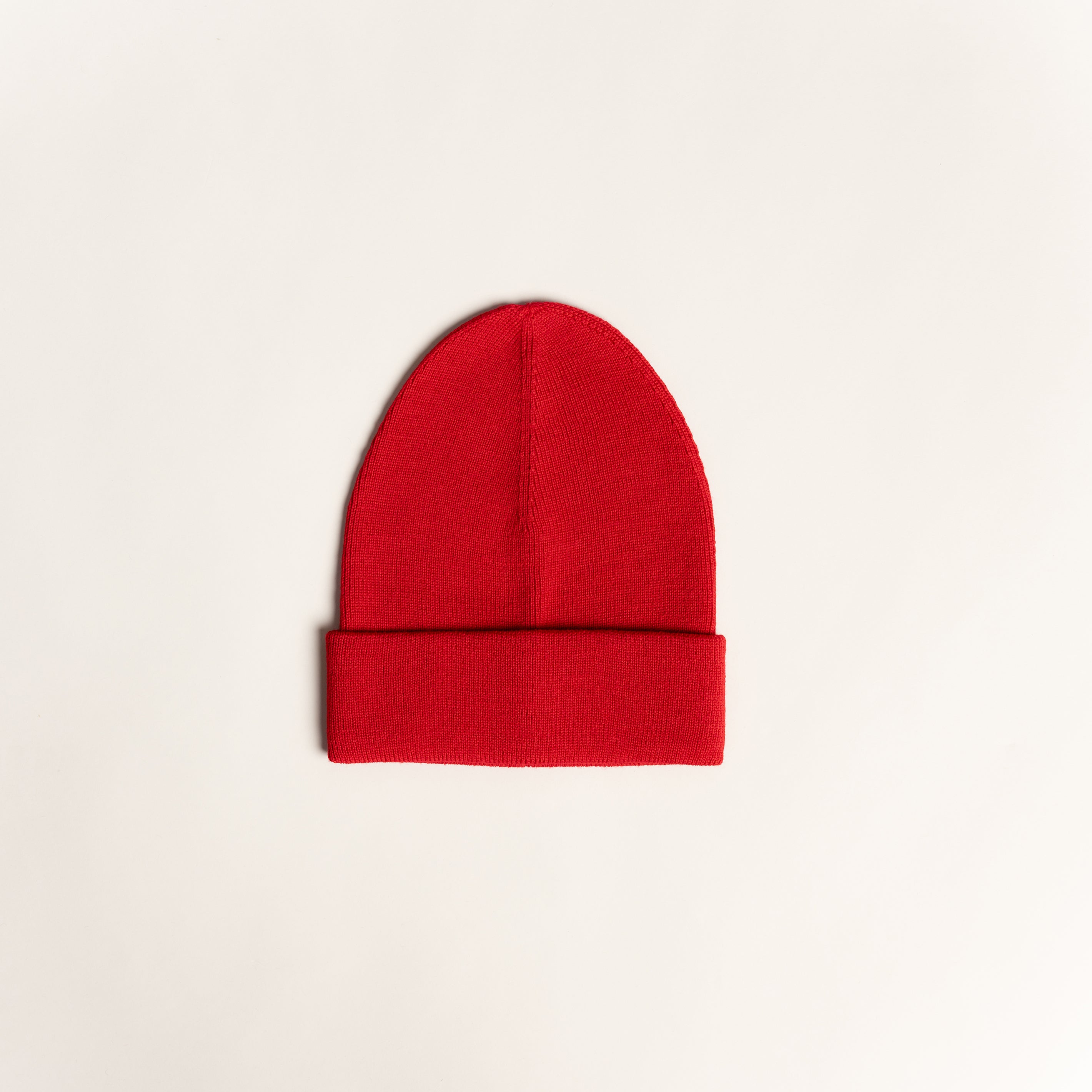 Merino Stickmuetze von Tom Fyfe in Rot