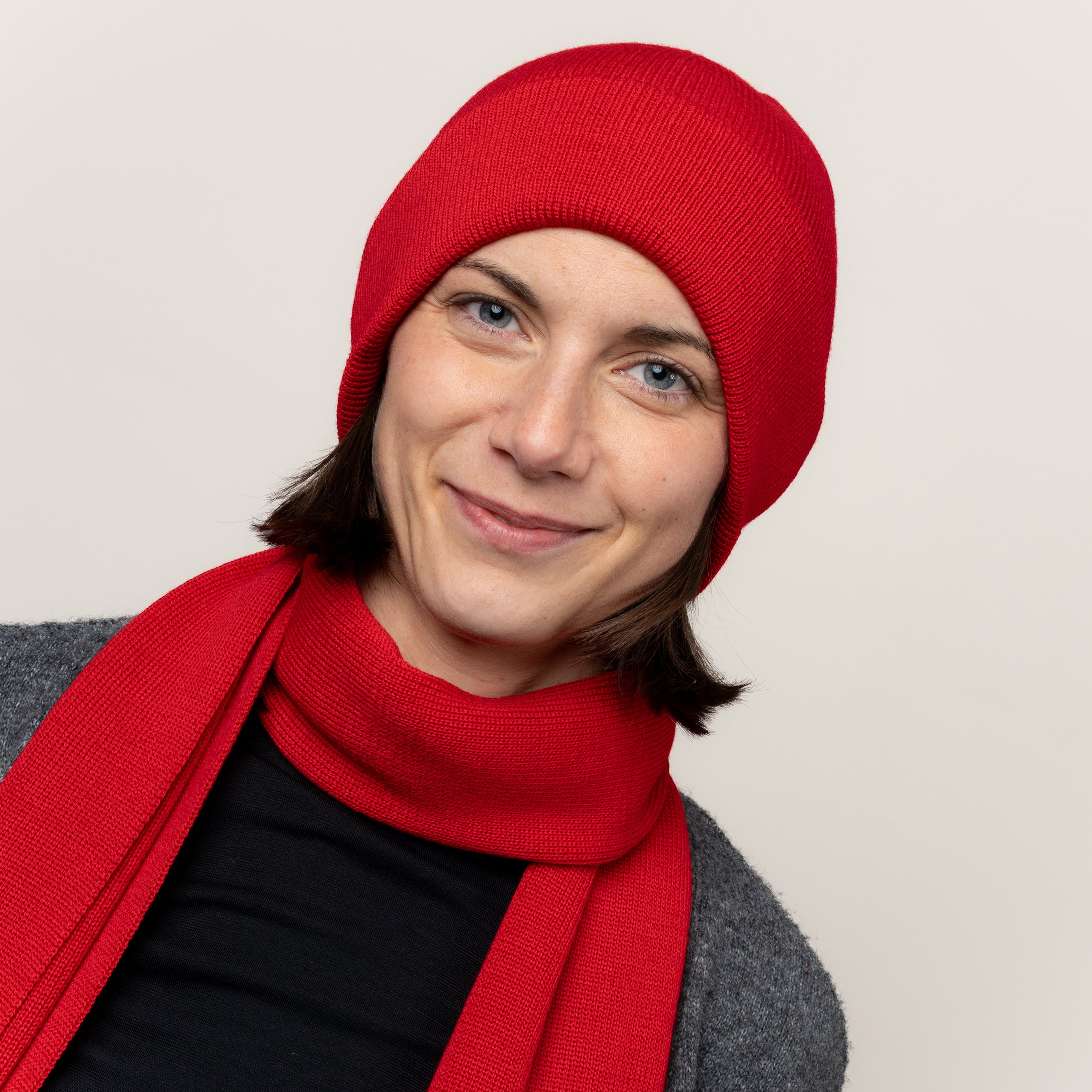 Merino Stickmuetze von Tom Fyfe in Rot