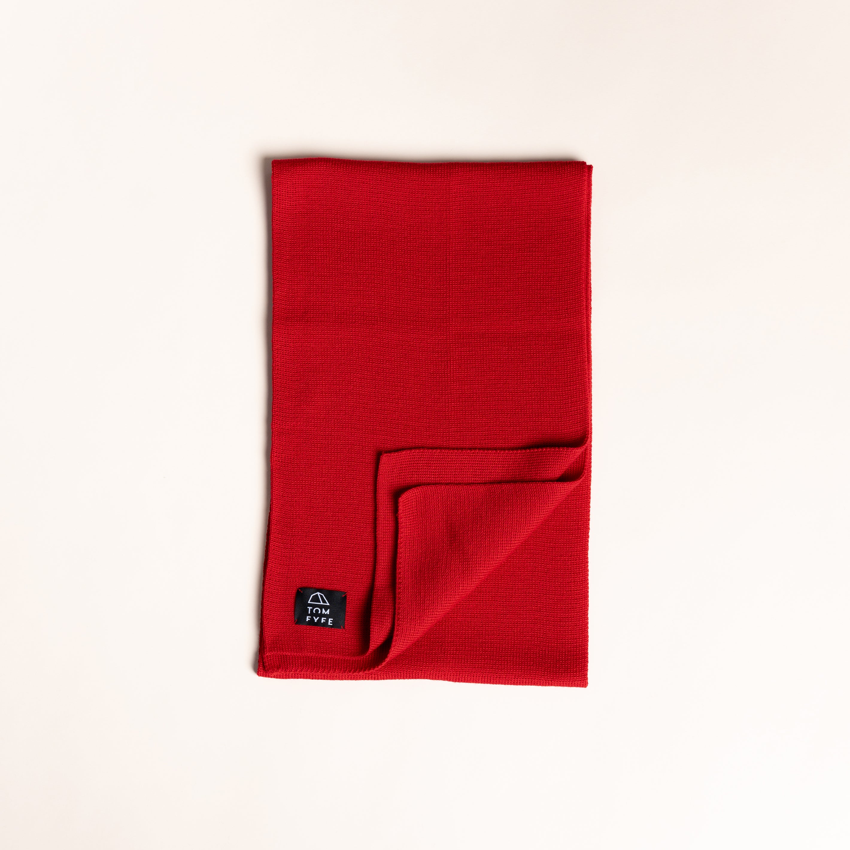 Merino Strickschal von Tom Fyfe in Rot
