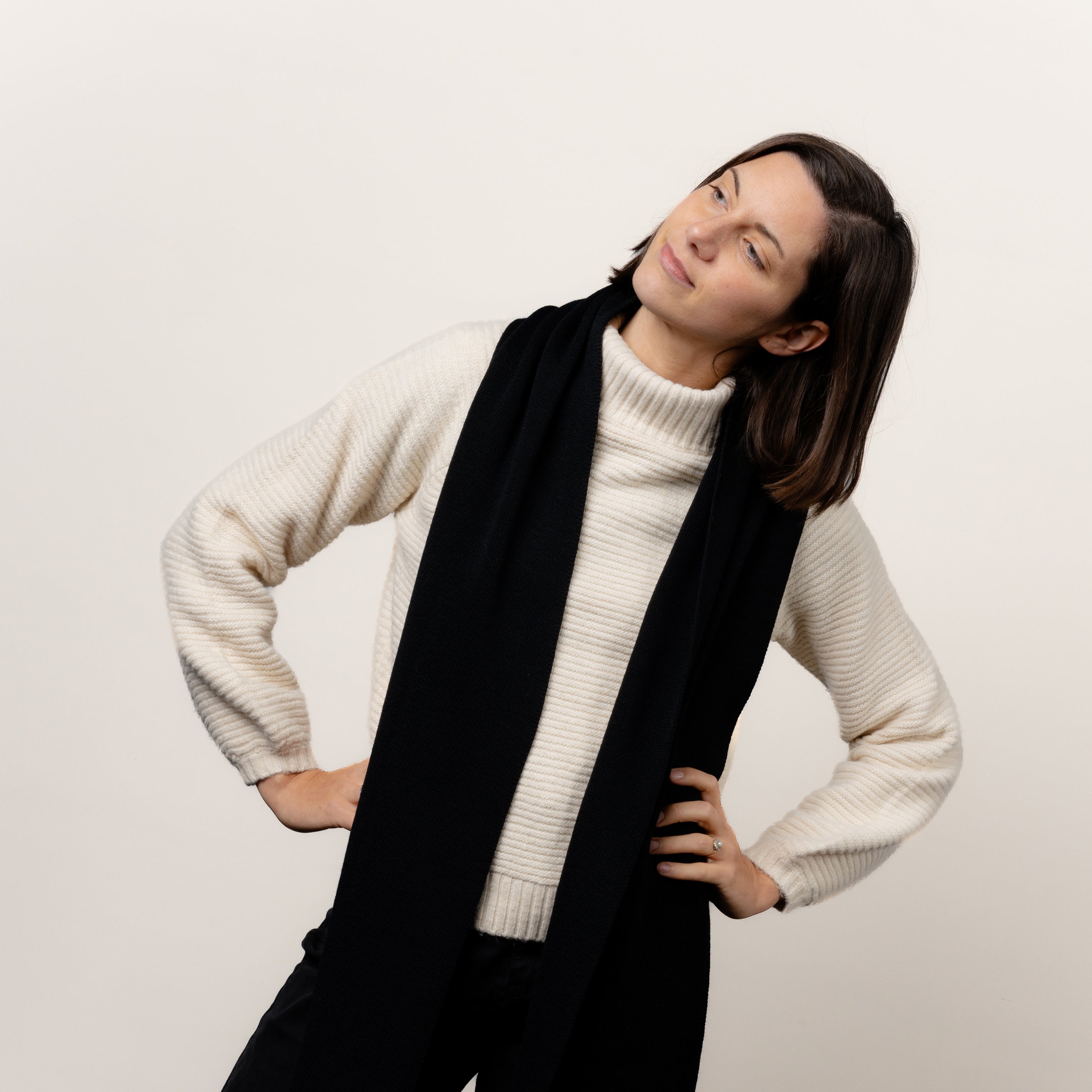 Merino Strickschal von Tom Fyfe in Schwarz