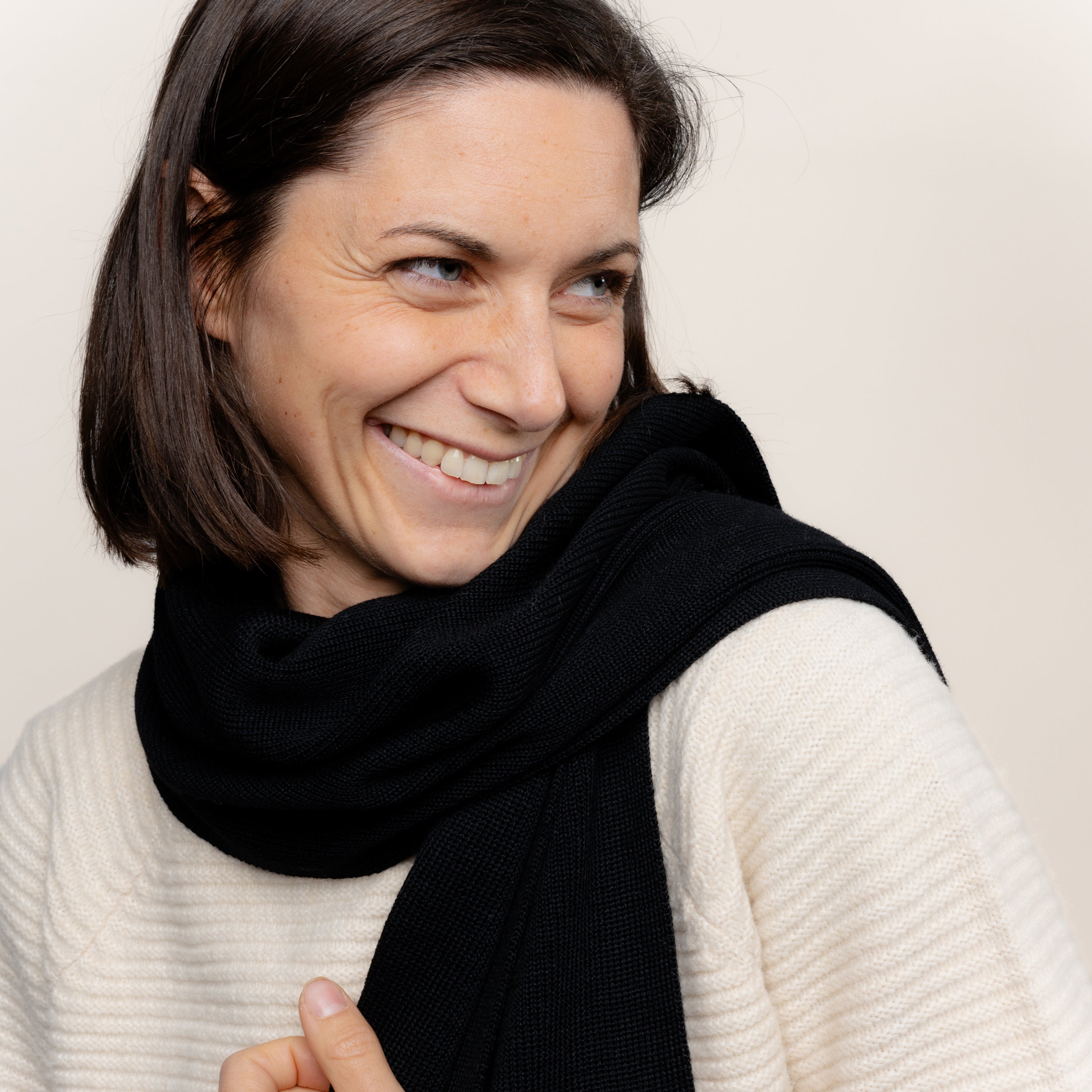 Merino Strickschal von Tom Fyfe in Schwarz