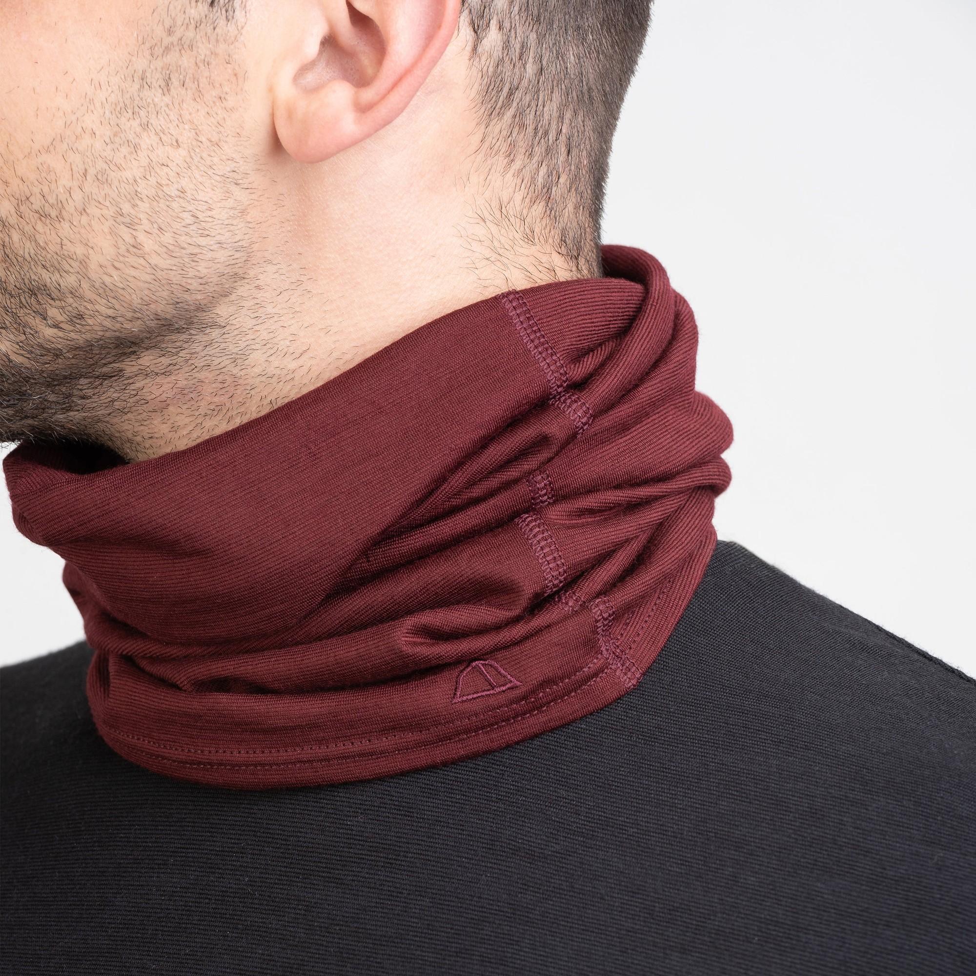 Tom Fyfe Merino Damen Schlauchschal in Burgundy, Nahaufnahme