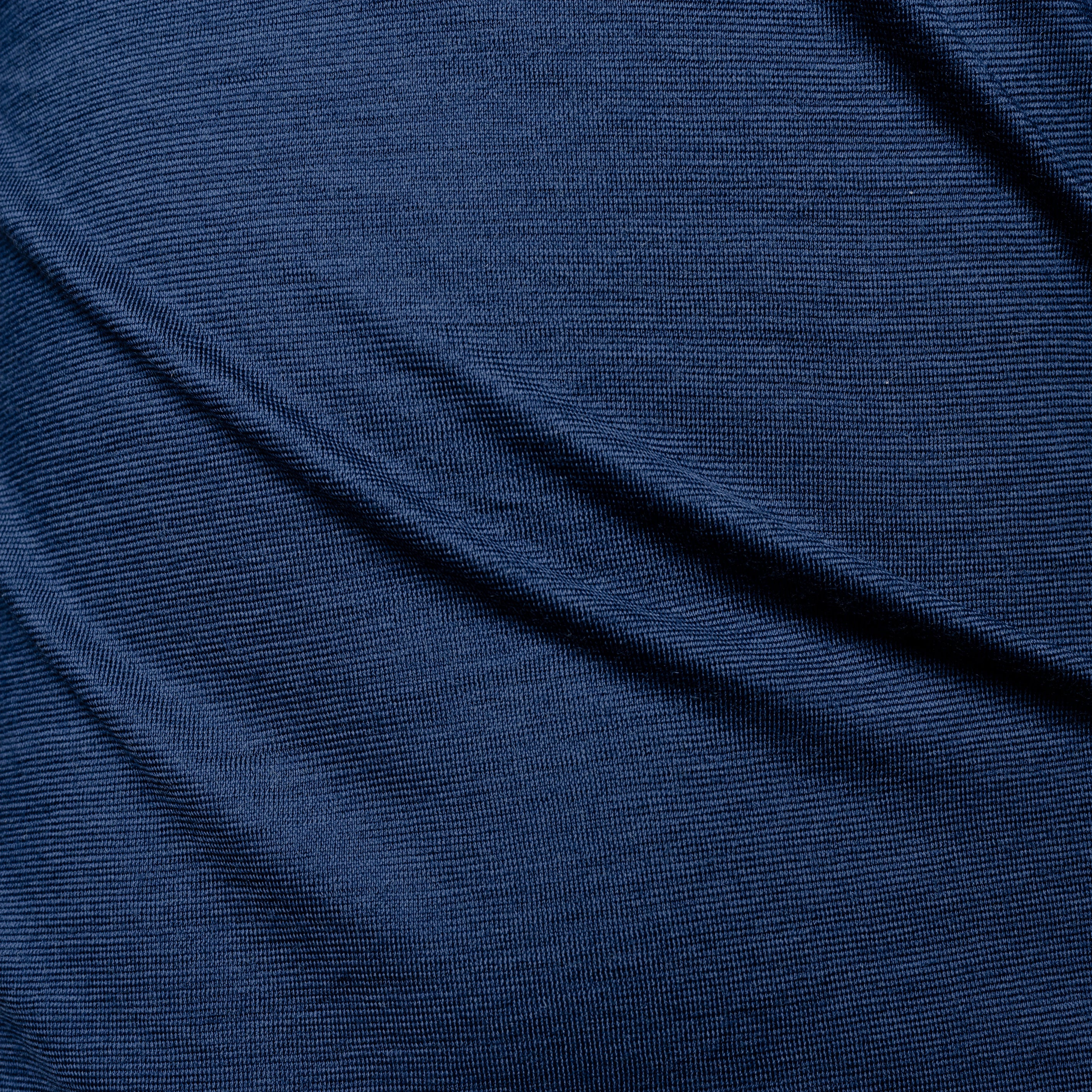 Merino Damen Shirt Nahaufnahme von Tom Fyfe in Marineblau
