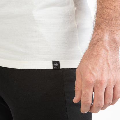 Merino Herren Shirt mit V-Ausschnitt Label von Tom Fyfe in Wollweiss 200 