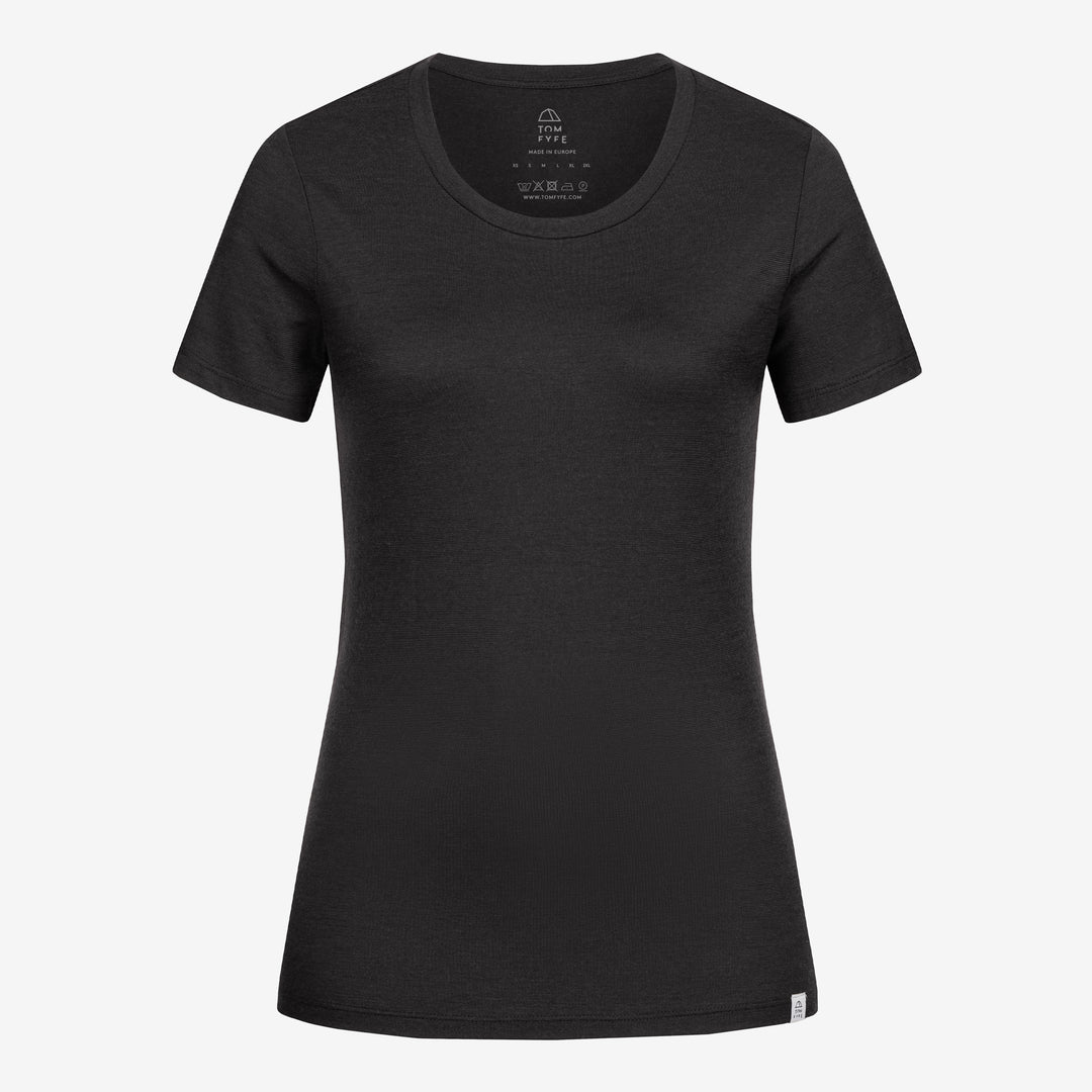 Merino Damen Shirt Frontansicht von Tom Fyfe in Schwarz #farbe_schwarz
