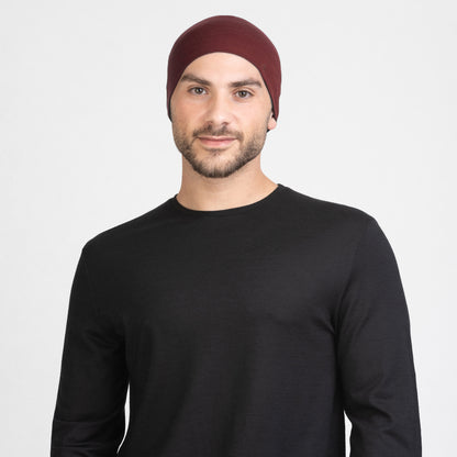 Tom Fyfe Merino Beanie in Burgundy, Vorderansicht 
