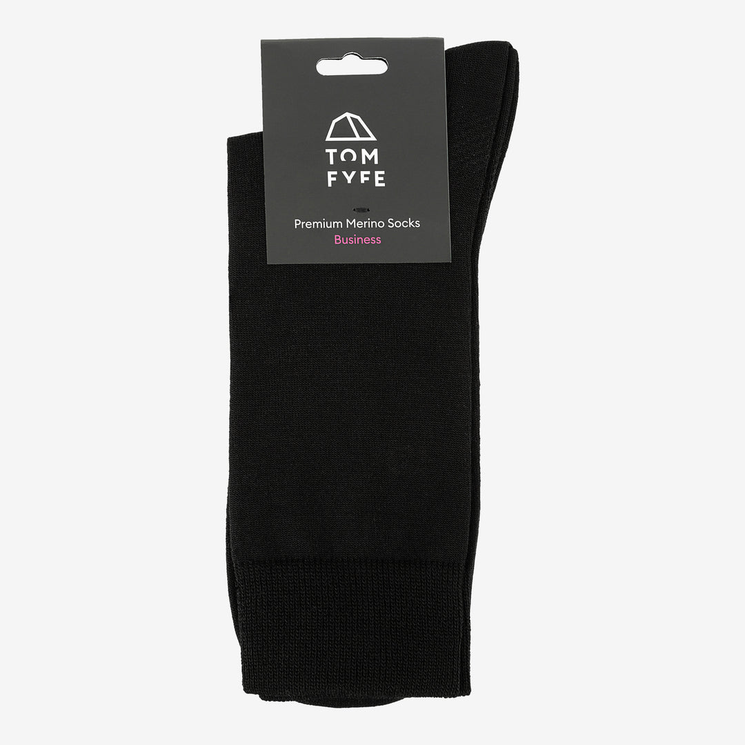 Merino Business Socken von Tom Fyfe mit Verpackung in Schwarz #farbe_schwarz