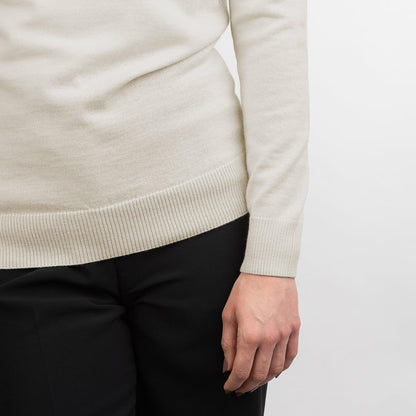 TOM FYFE Merino Damen Crewneck Rundhals-Pullover in Wollweiß, Detailansicht der Stoffstruktur 