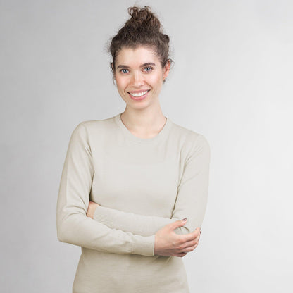 TOM FYFE Merino Damen Crewneck Rundhals-Pullover in Wollweiß, zweite Nahaufnahme der Frontansicht 