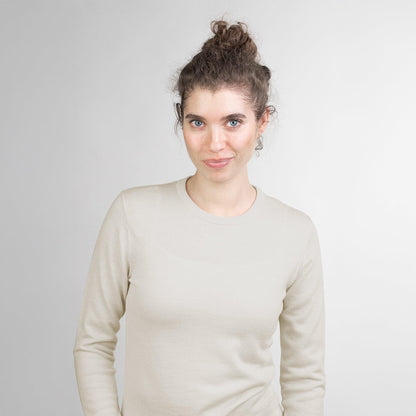 TOM FYFE Merino Damen Crewneck Rundhals-Pullover in Wollweiß, Nahaufnahme der Frontansicht 