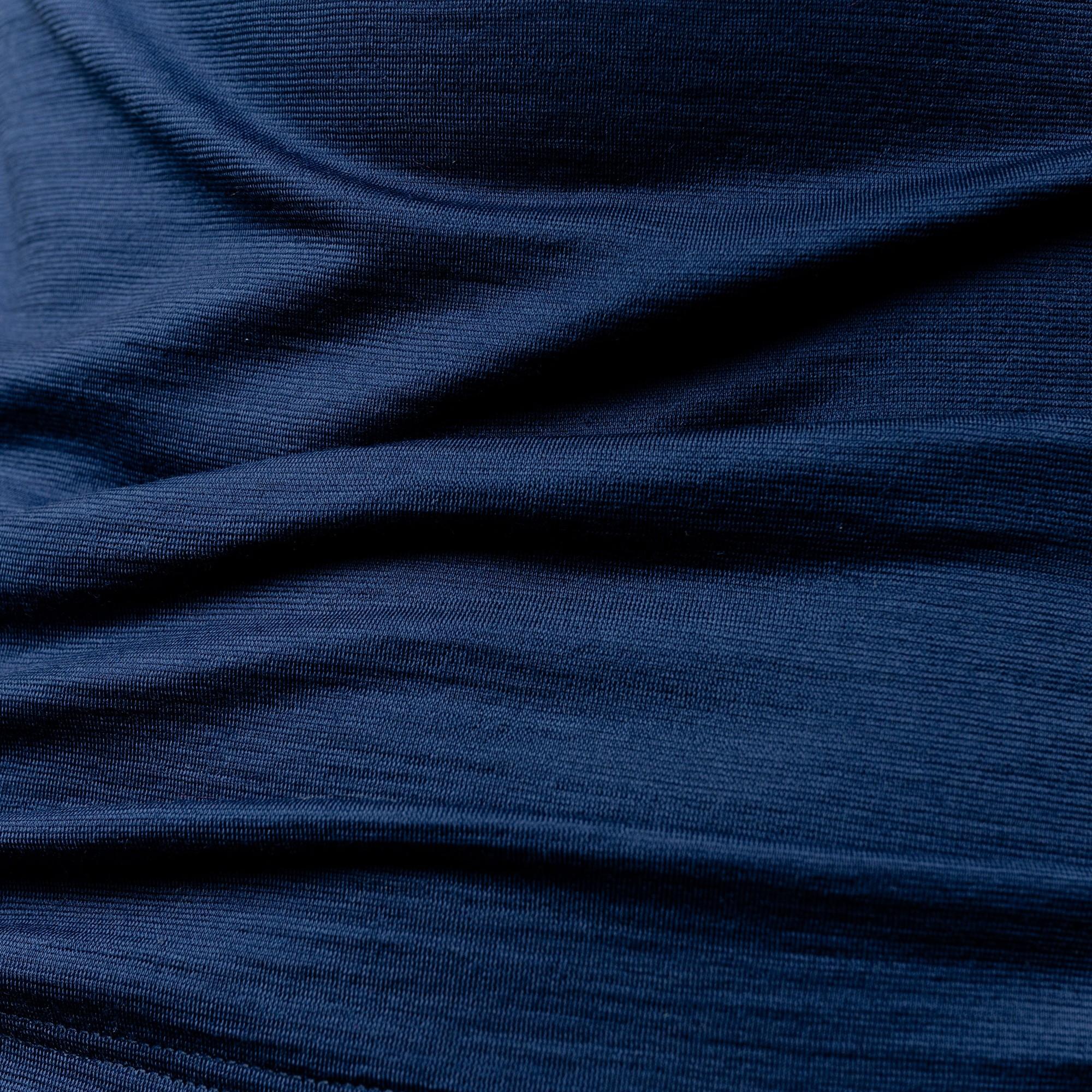 Nahaufnahme vom Stoff von Tom Fyfe Shirt Damen in Marine 