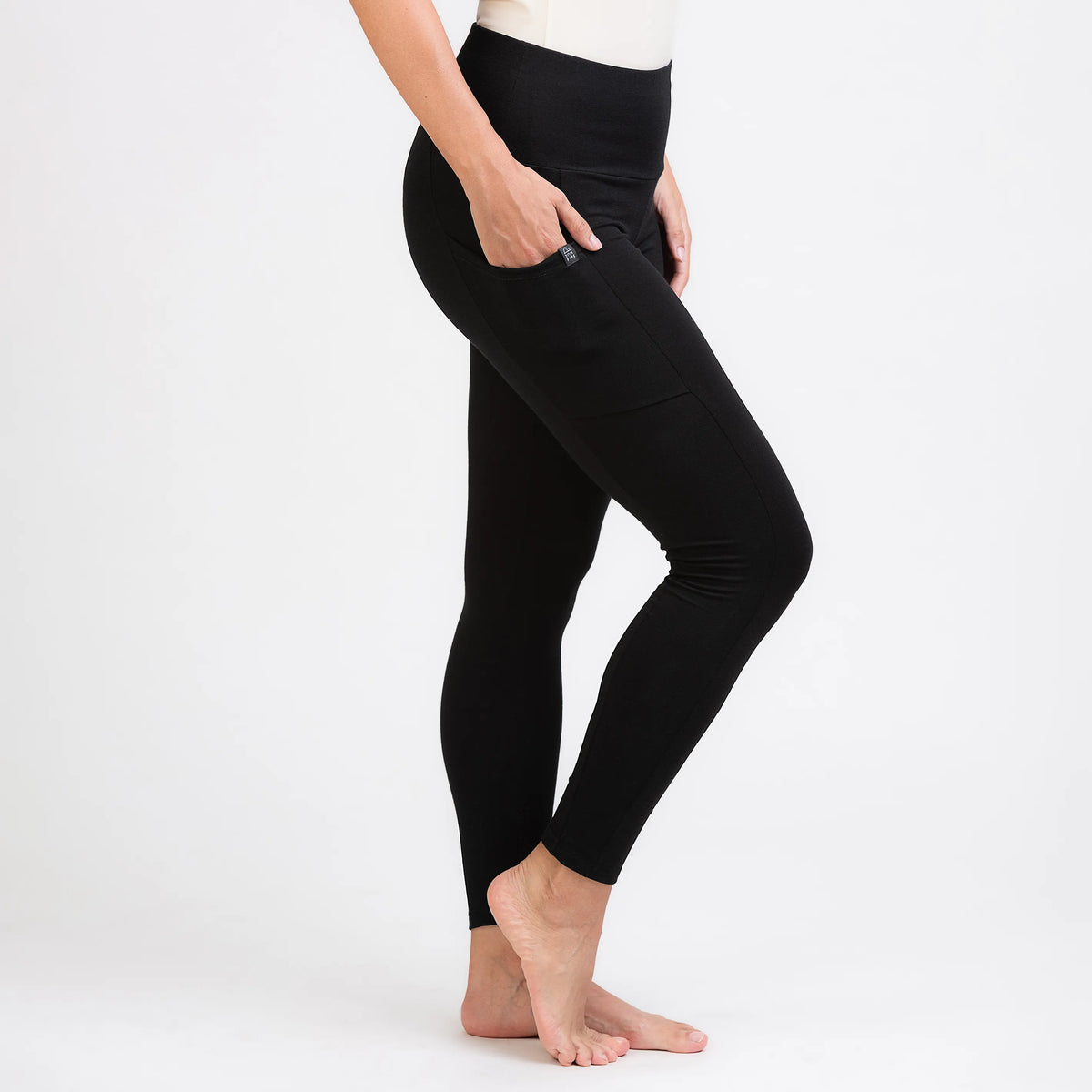 Merino Damen Stretch 240 Leggings Seitenansicht von TOM FYFE in Schwarz TF424203 