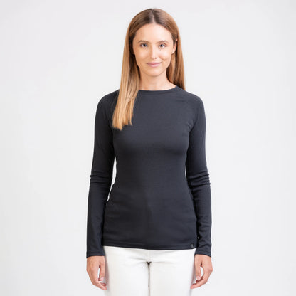 Merino Damen Performance 220 Raglan Langarmshirt Frontansicht von TOM FYFE in Graphite 