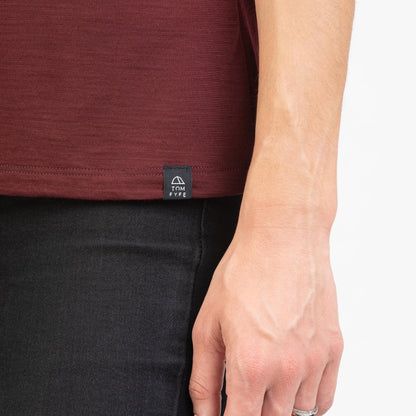 Tom Fyfe Merino Damen Slim Fit T-Shirt in Burgundy, Labelansicht 