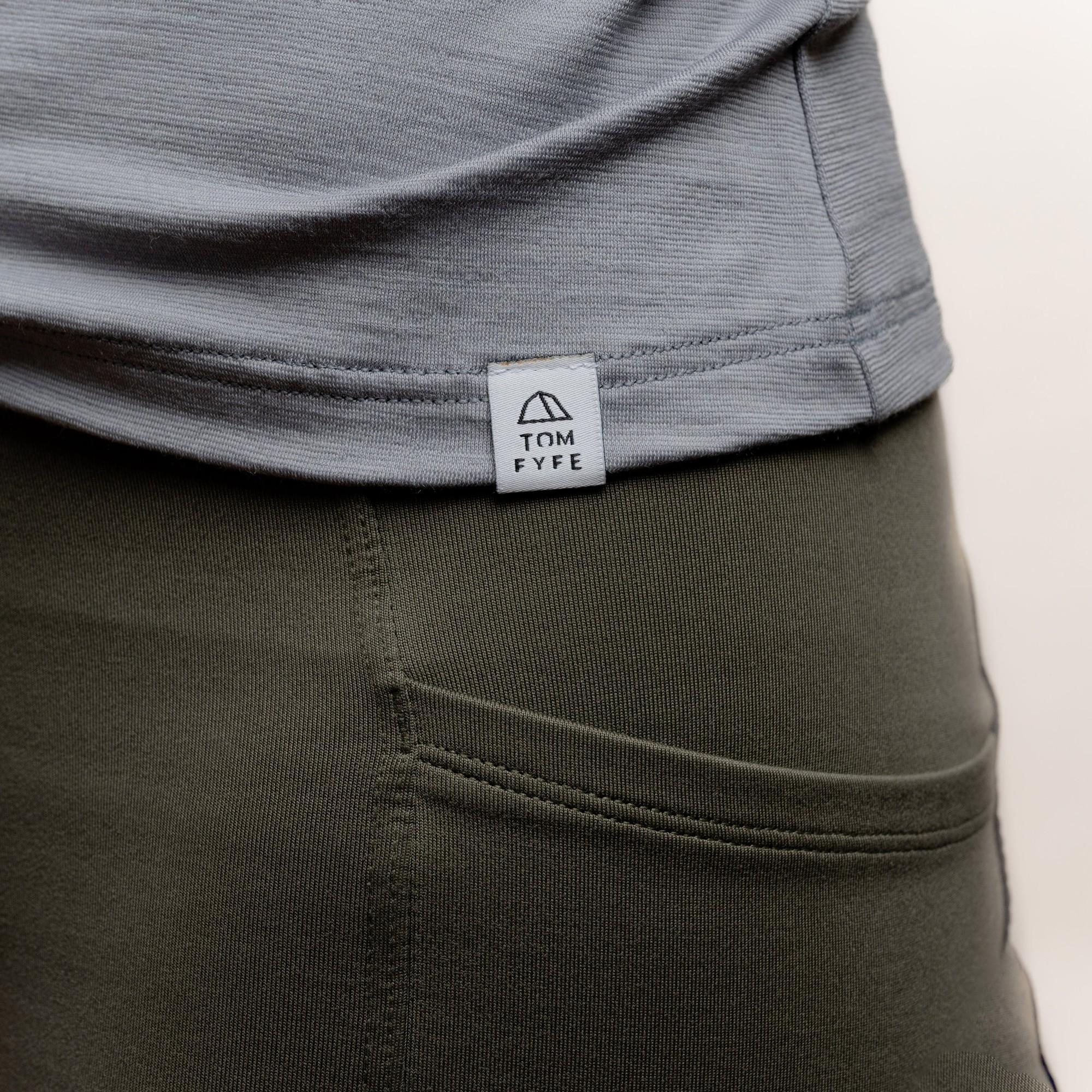 Merino Damen Shirt von Tom Fyfe in Hellgrau mit angenähtem Stofflabel mit Logo 
