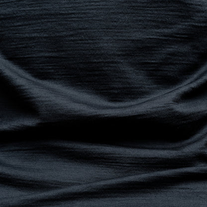 Merino Damen Shirt mit V-Ausschnitt von Tom Fyfe Detailaufnahme der Stofffarbe Anthrazit  