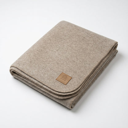 TOM FYFE Merino Decke in Moonstone, in Draufsicht 