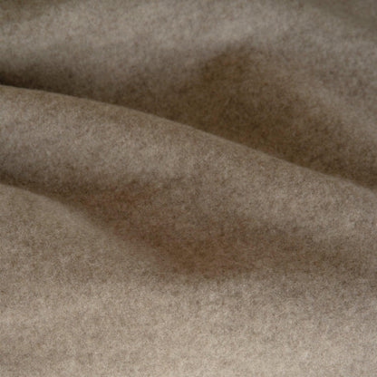 TOM FYFE Merino Decke in Moonstone, Nahaufnahme der Stoffstruktur 