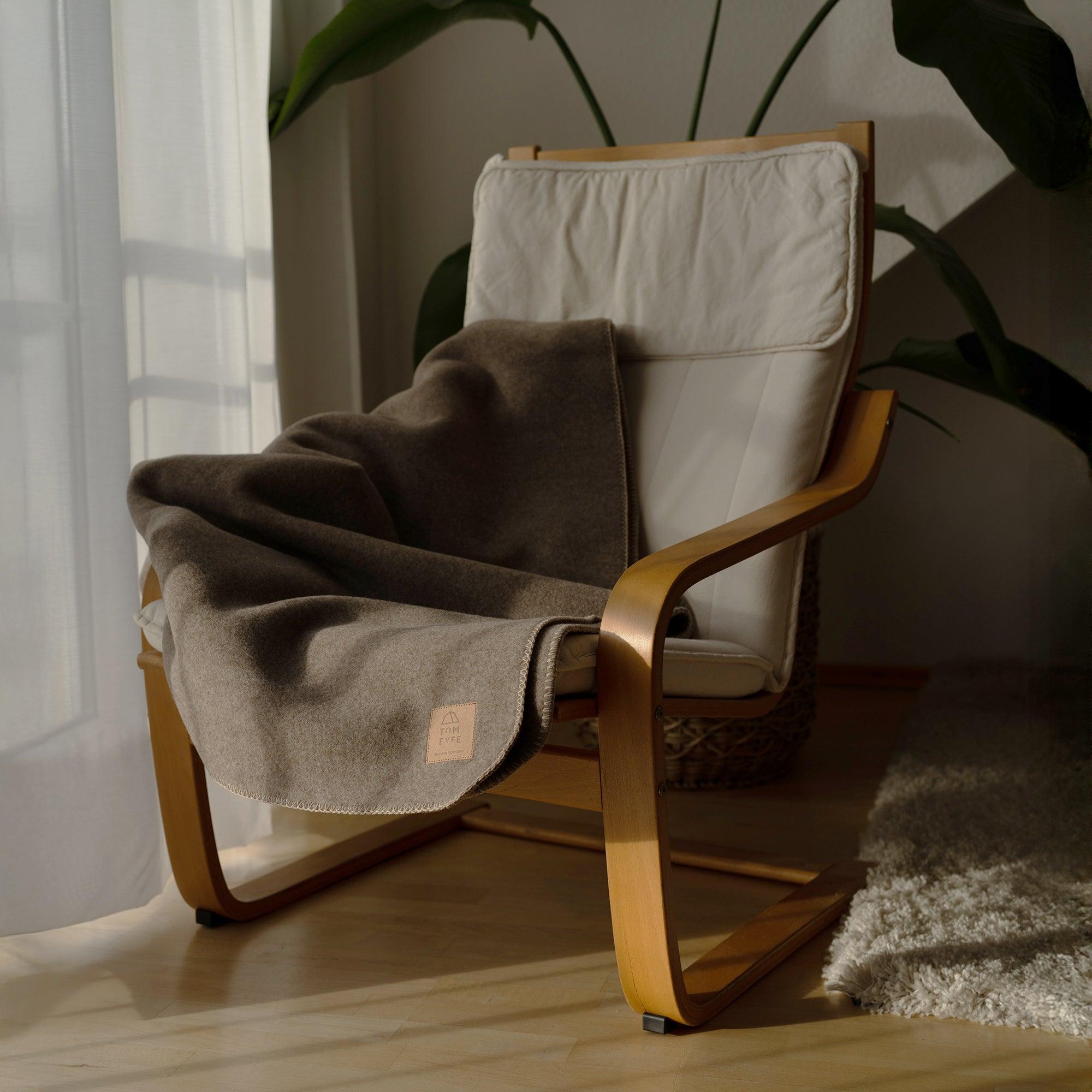 TOM FYFE Merino Decke in Sandstone, erste Produktansicht 