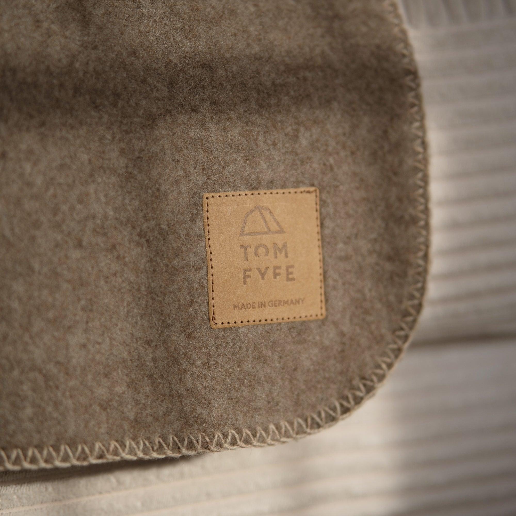 TOM FYFE Merino Decke in Sandstone, zweite Produktansicht 