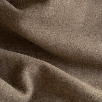 TOM FYFE Merino Decke in Sandstone, Nahaufnahme der Stoffstruktur 